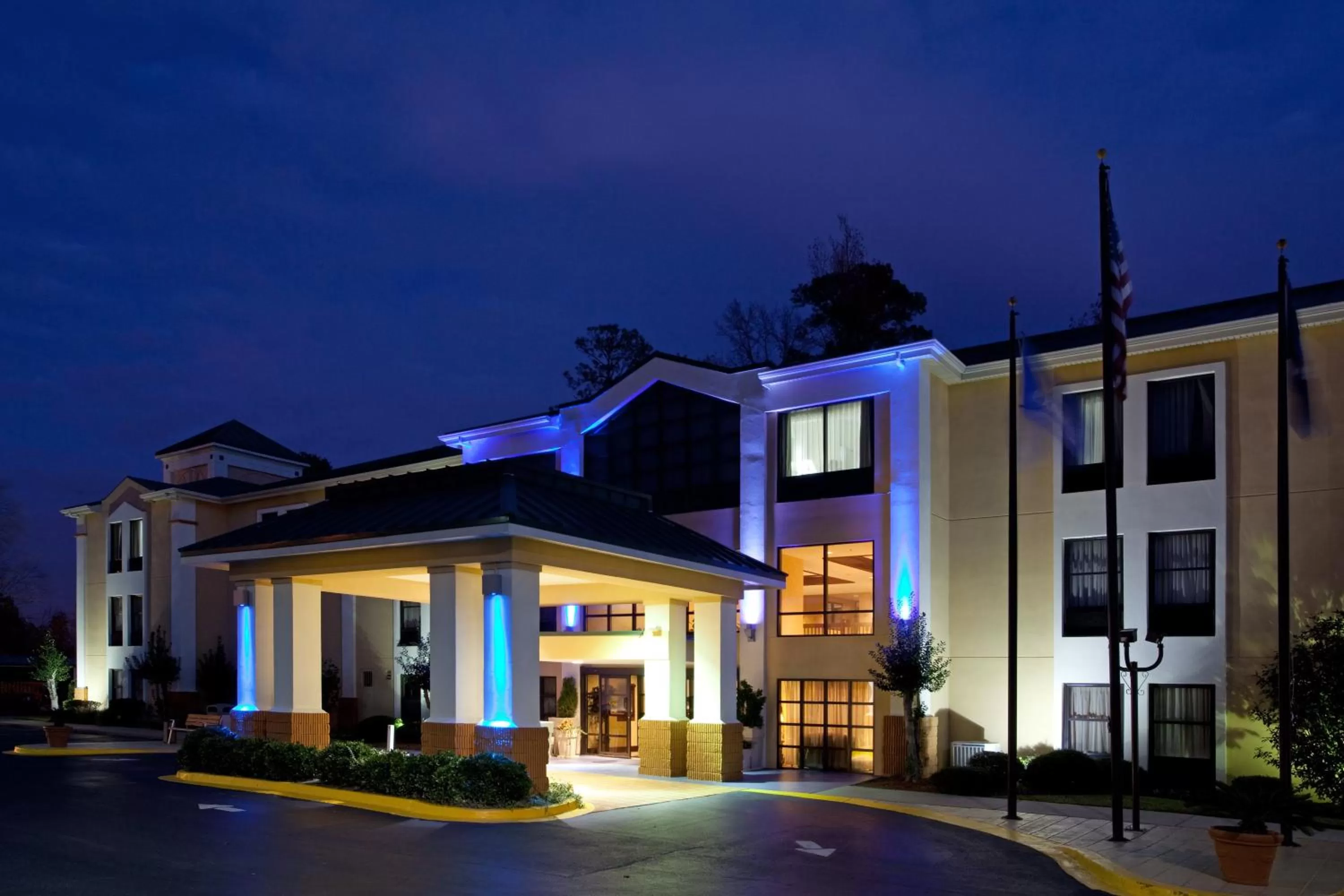 Property building in Lexington Inn and Suites