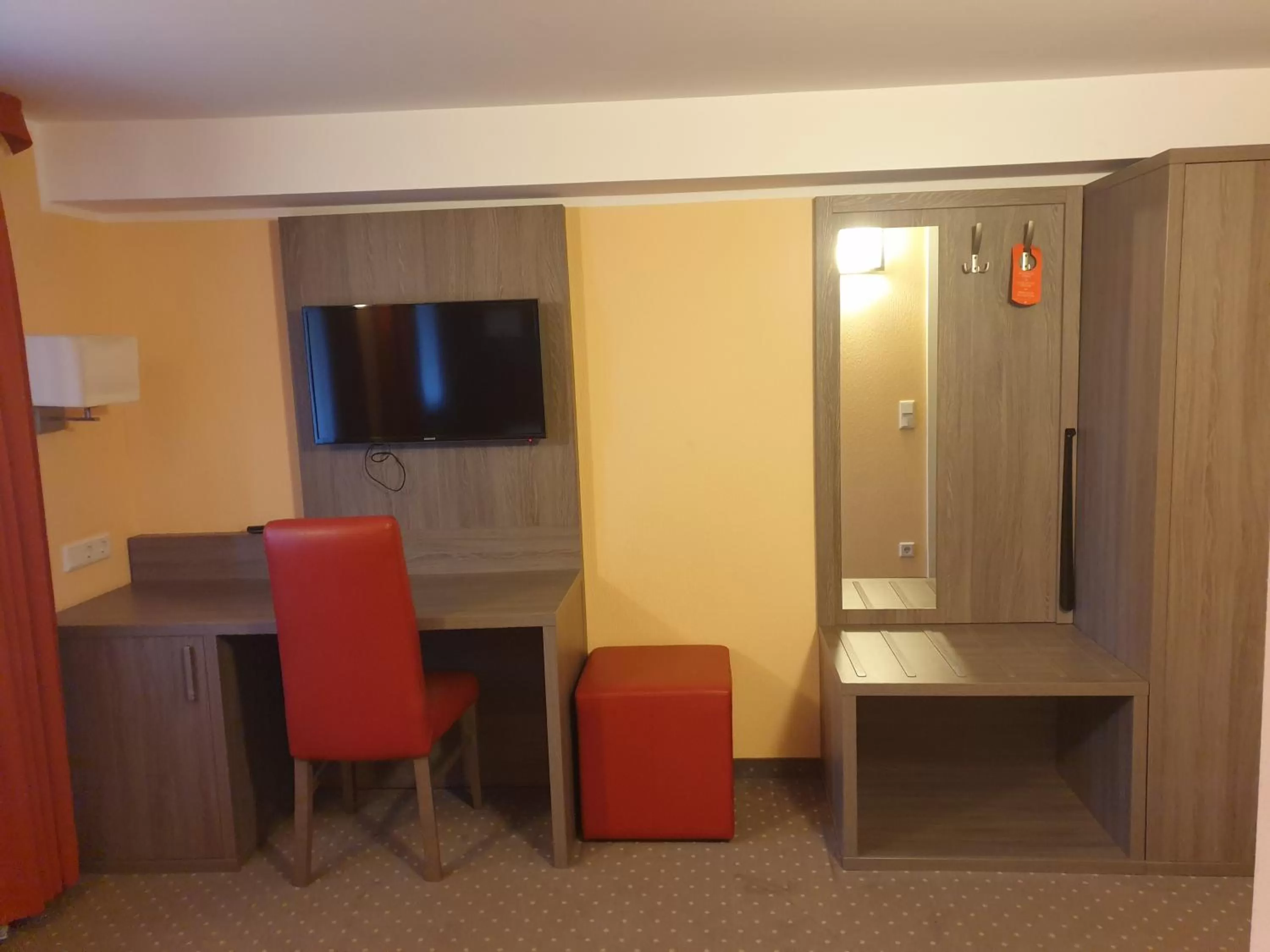 TV and multimedia, TV/Entertainment Center in Hotel Waldblick