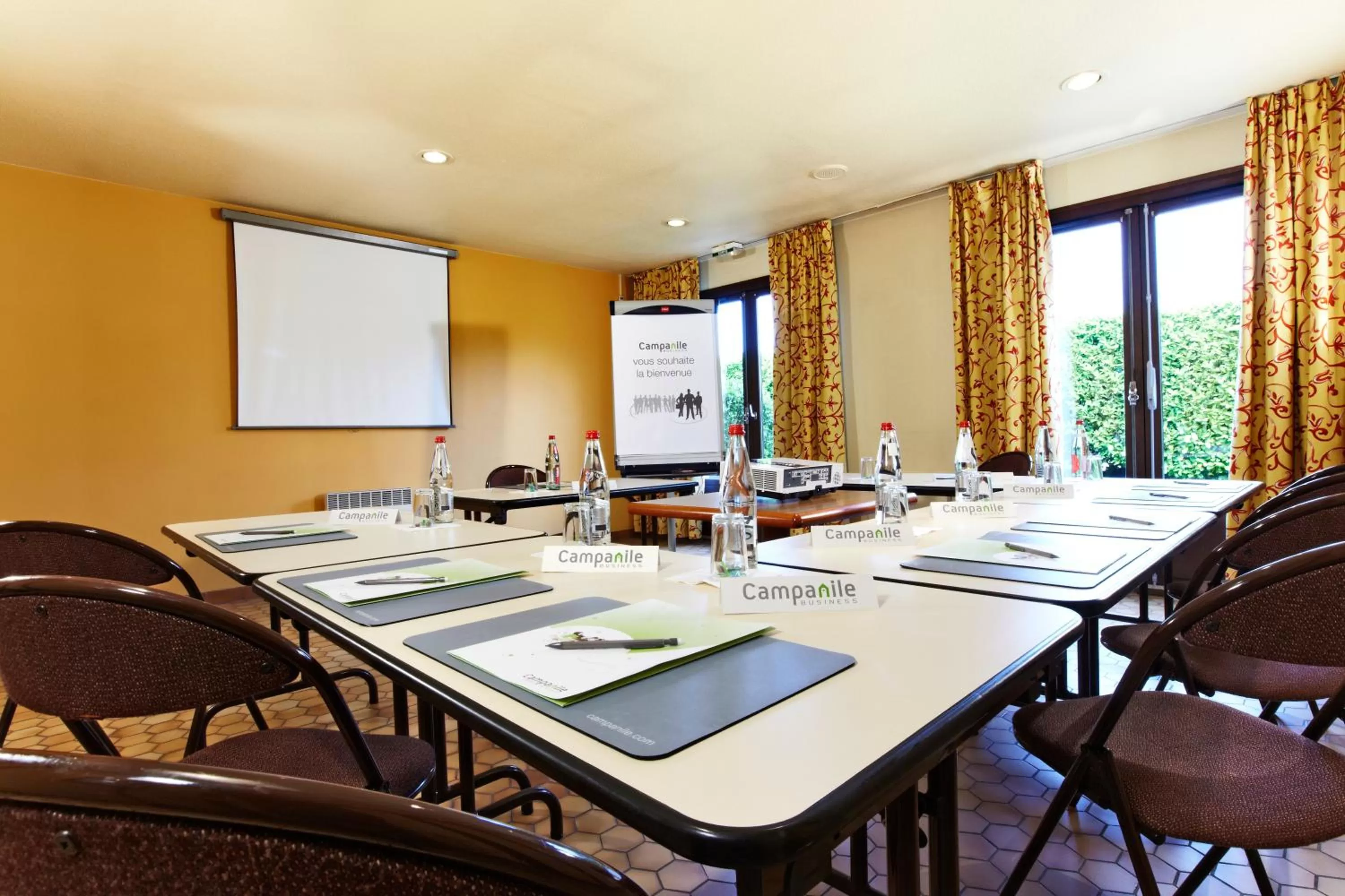 Business facilities in Campanile Saint-Brieuc Langueux