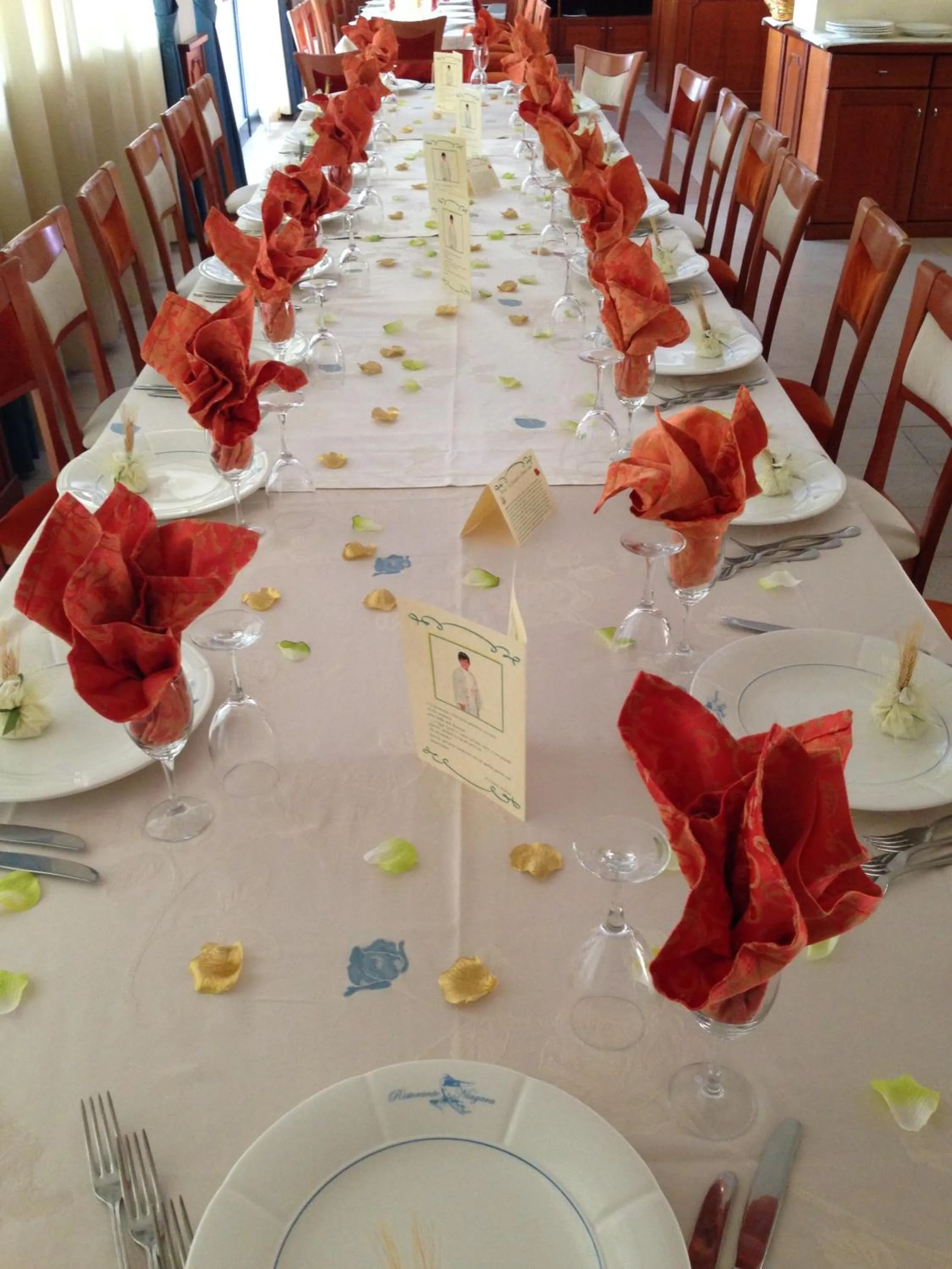 Restaurant/places to eat in Hotel Niagara