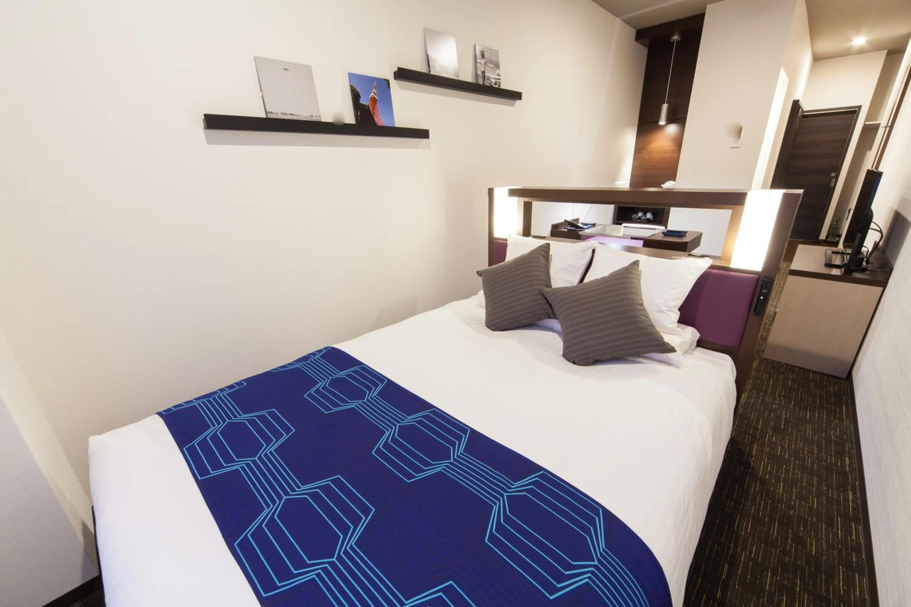 Spring, Bed in HOTEL MYSTAYS Haneda