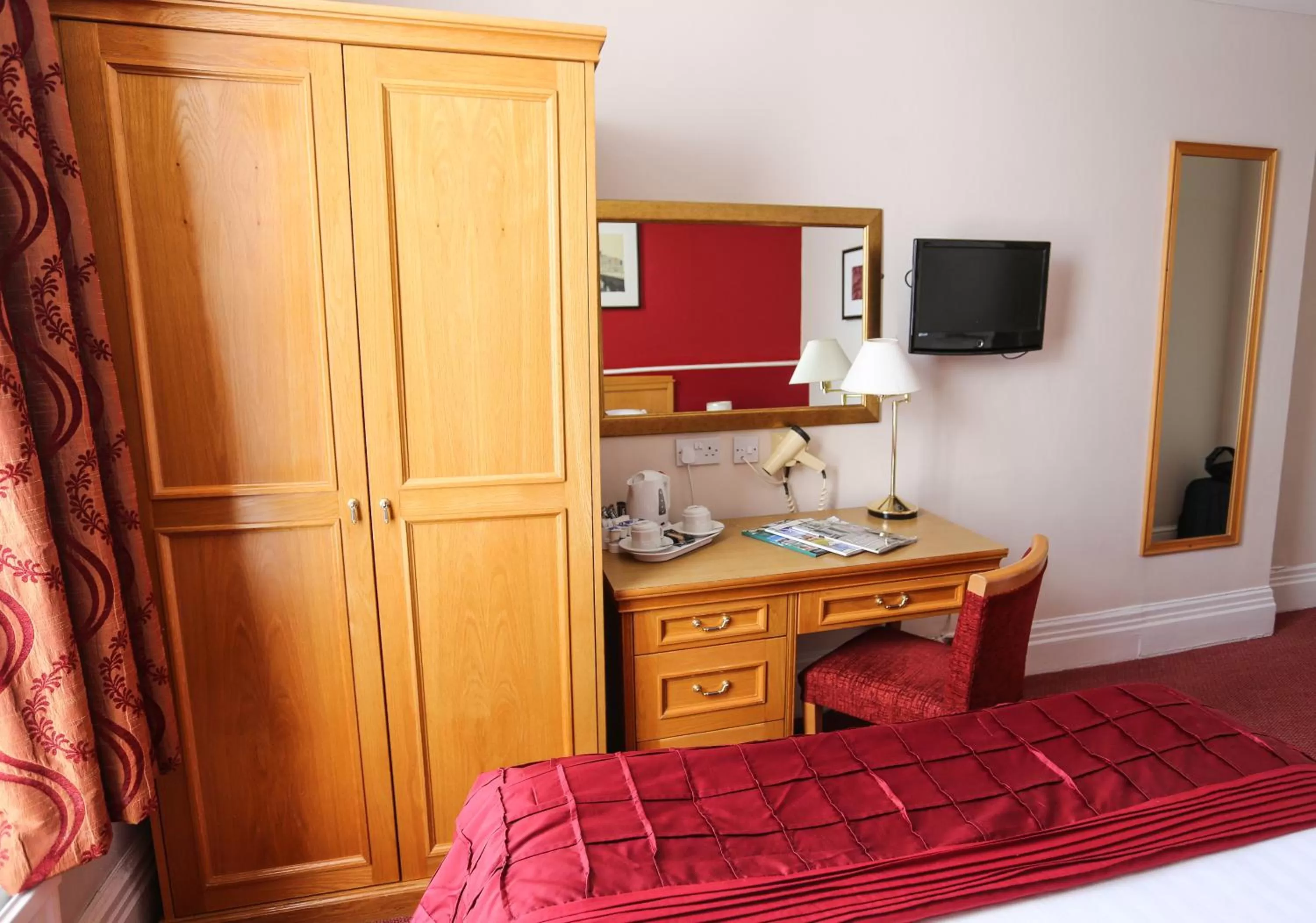 Decorative detail, Bed in Royal Exeter Hotel