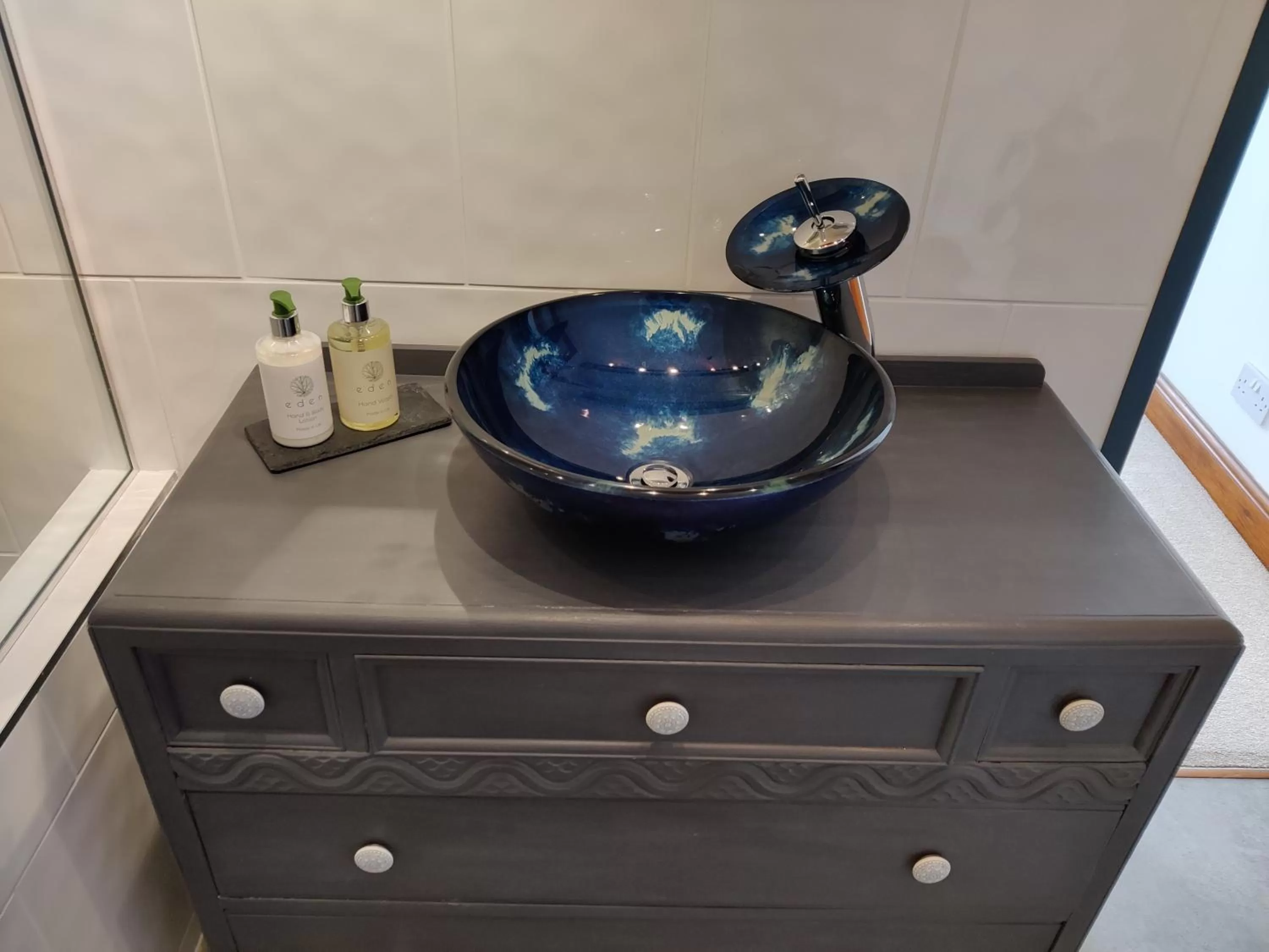 Bathroom in White Horse Inn