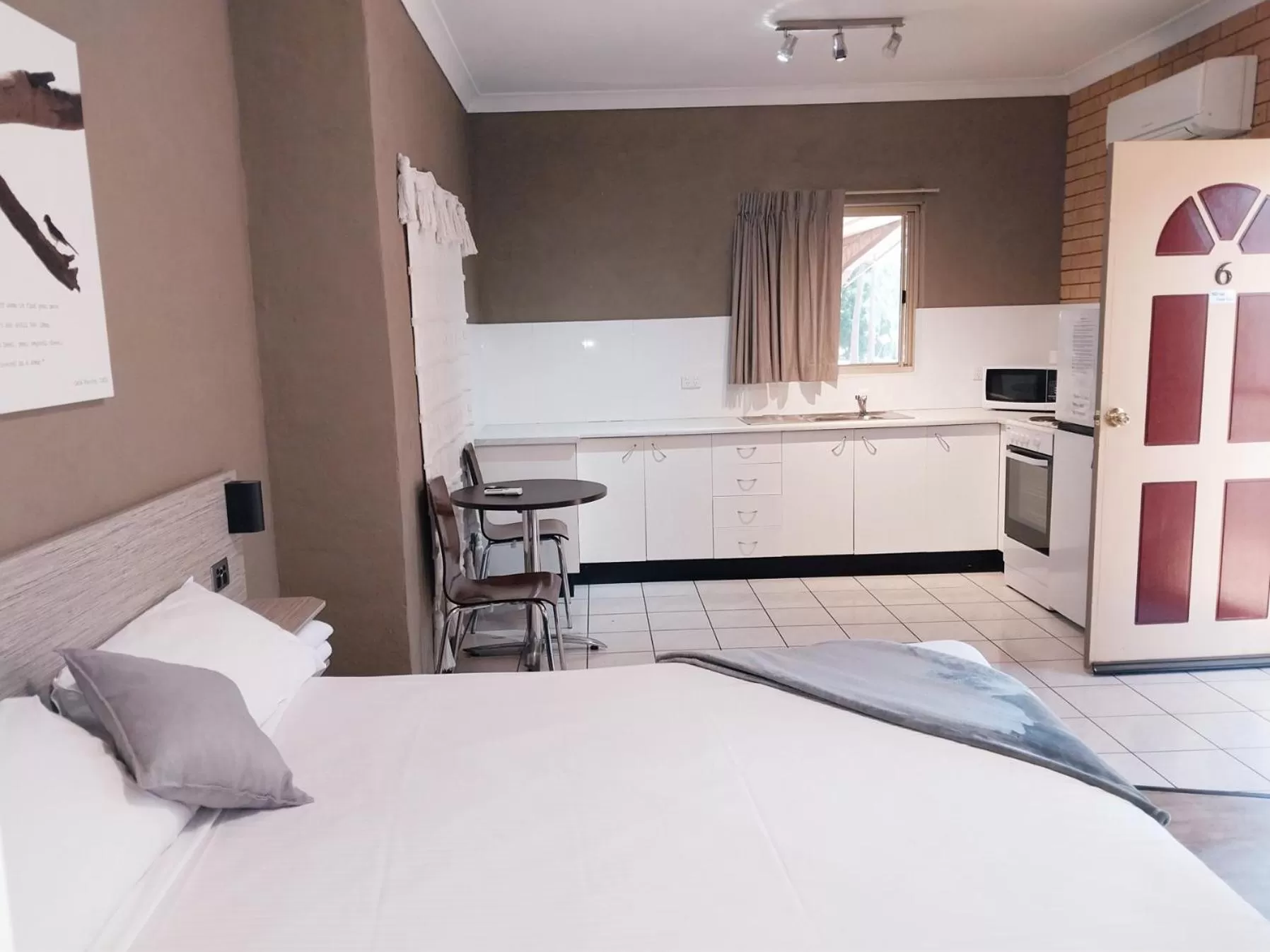 Photo of the whole room, Bed in Tallarook Motor Inn