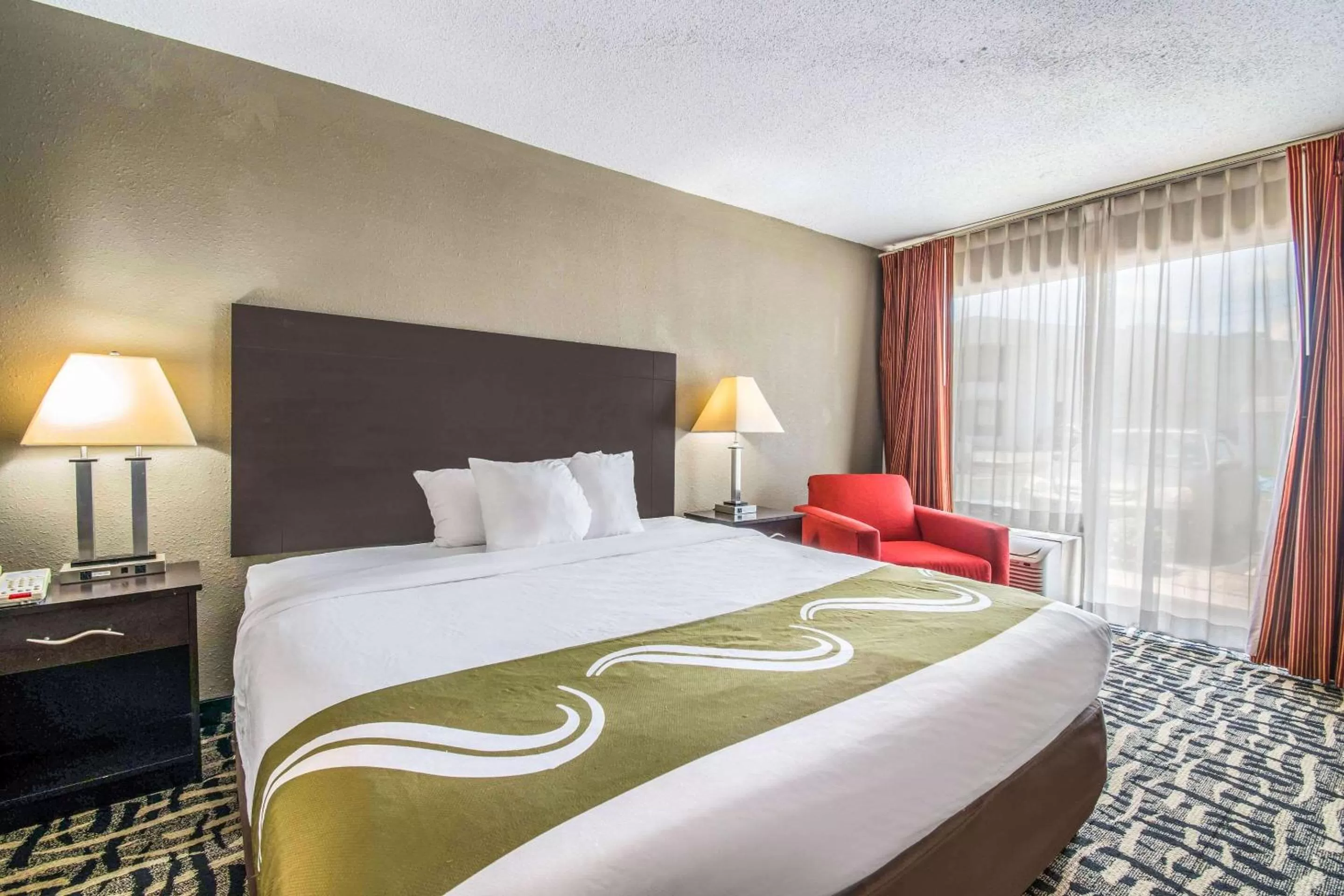 Photo of the whole room, Bed in Quality Inn & Suites York East