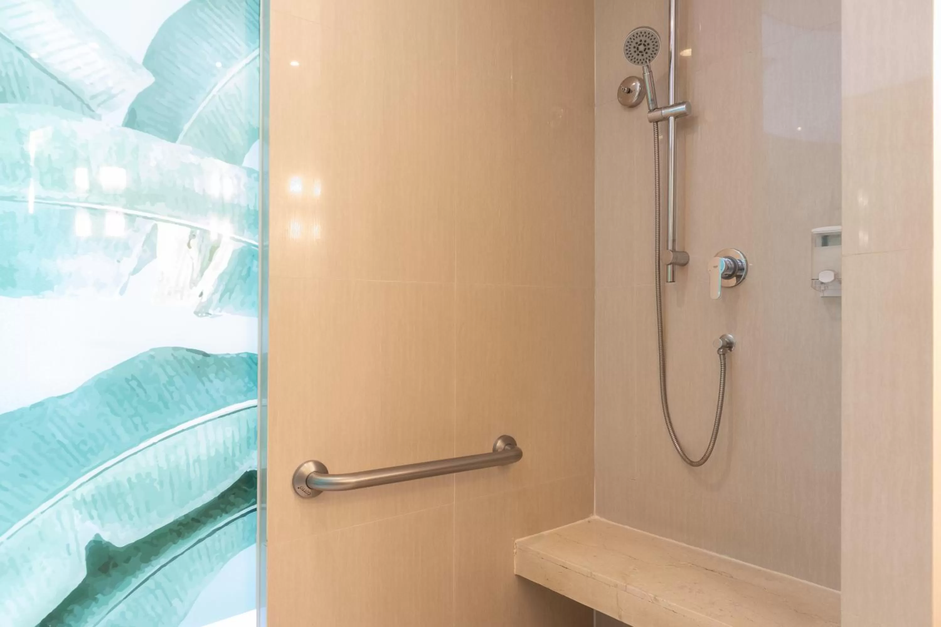 Standard King Room - Accessible Room in Holiday Inn Express Phuket Patong Beach Central, an IHG Hotel