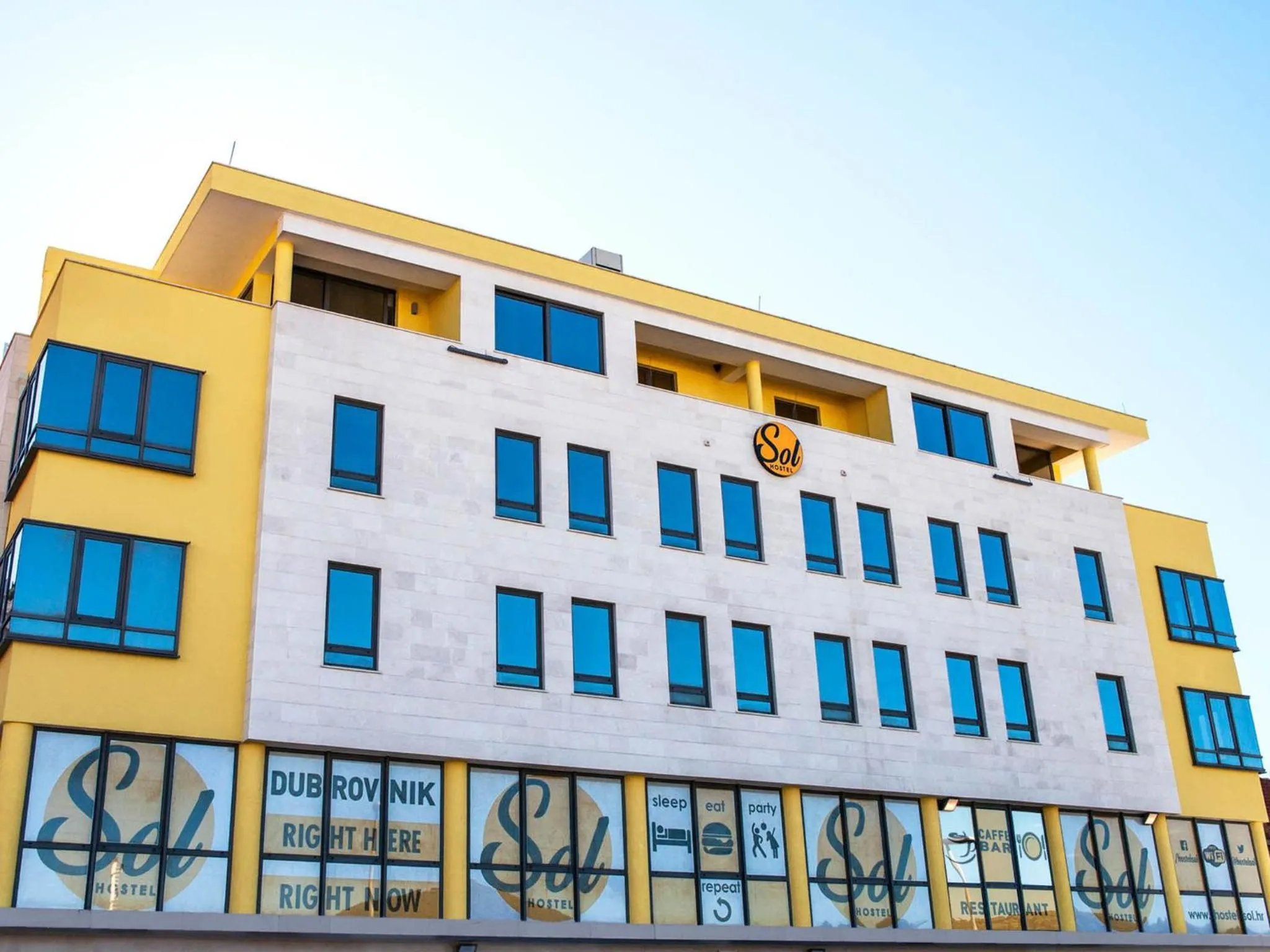 Property building in Hostel Sol