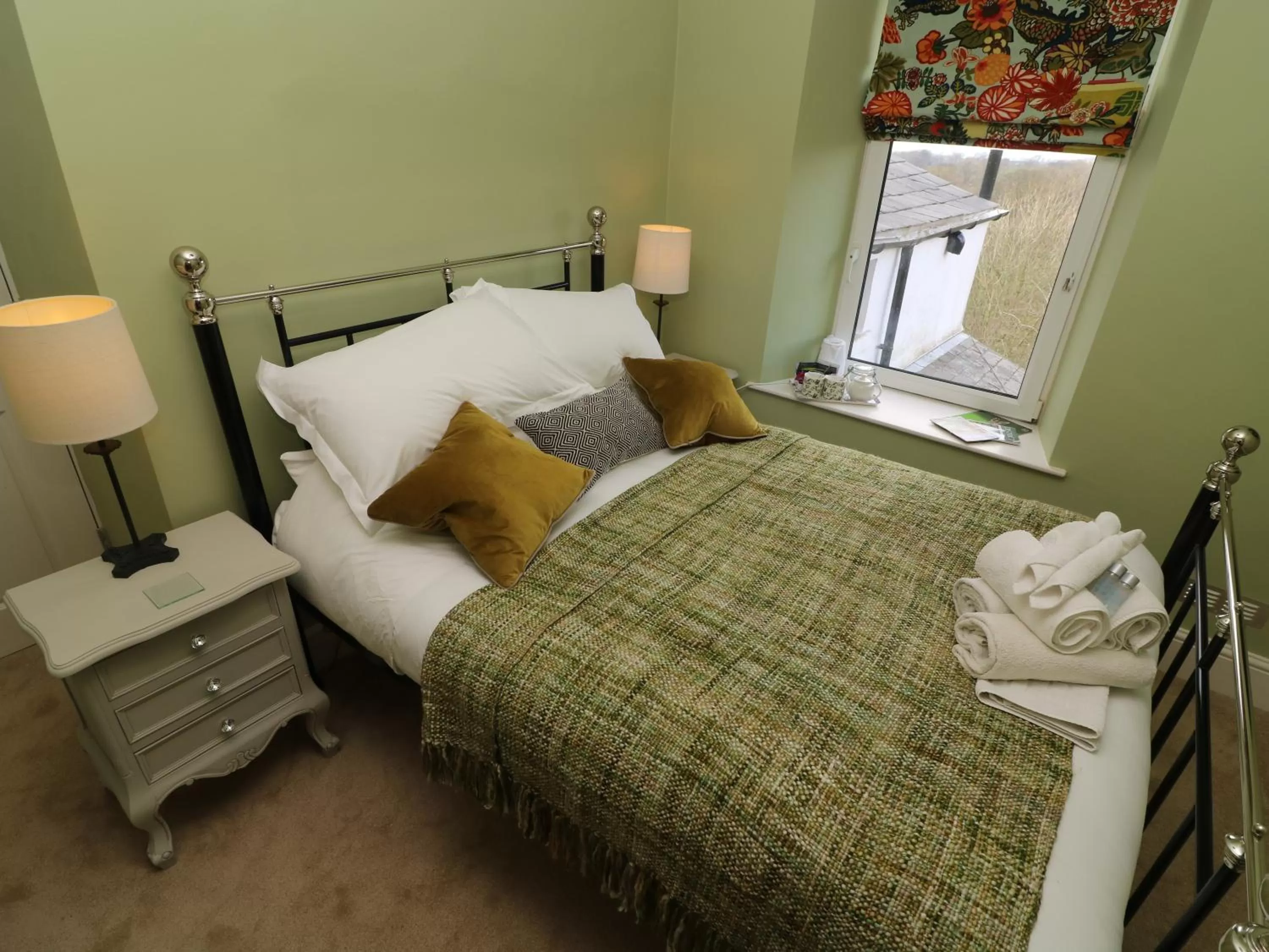 Bed in Inglenook Guest House