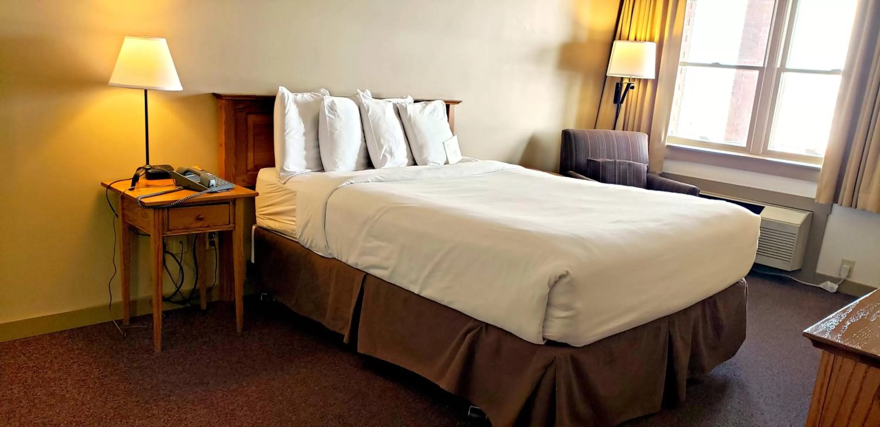 Photo of the whole room, Bed in Berlin Heritage Inn