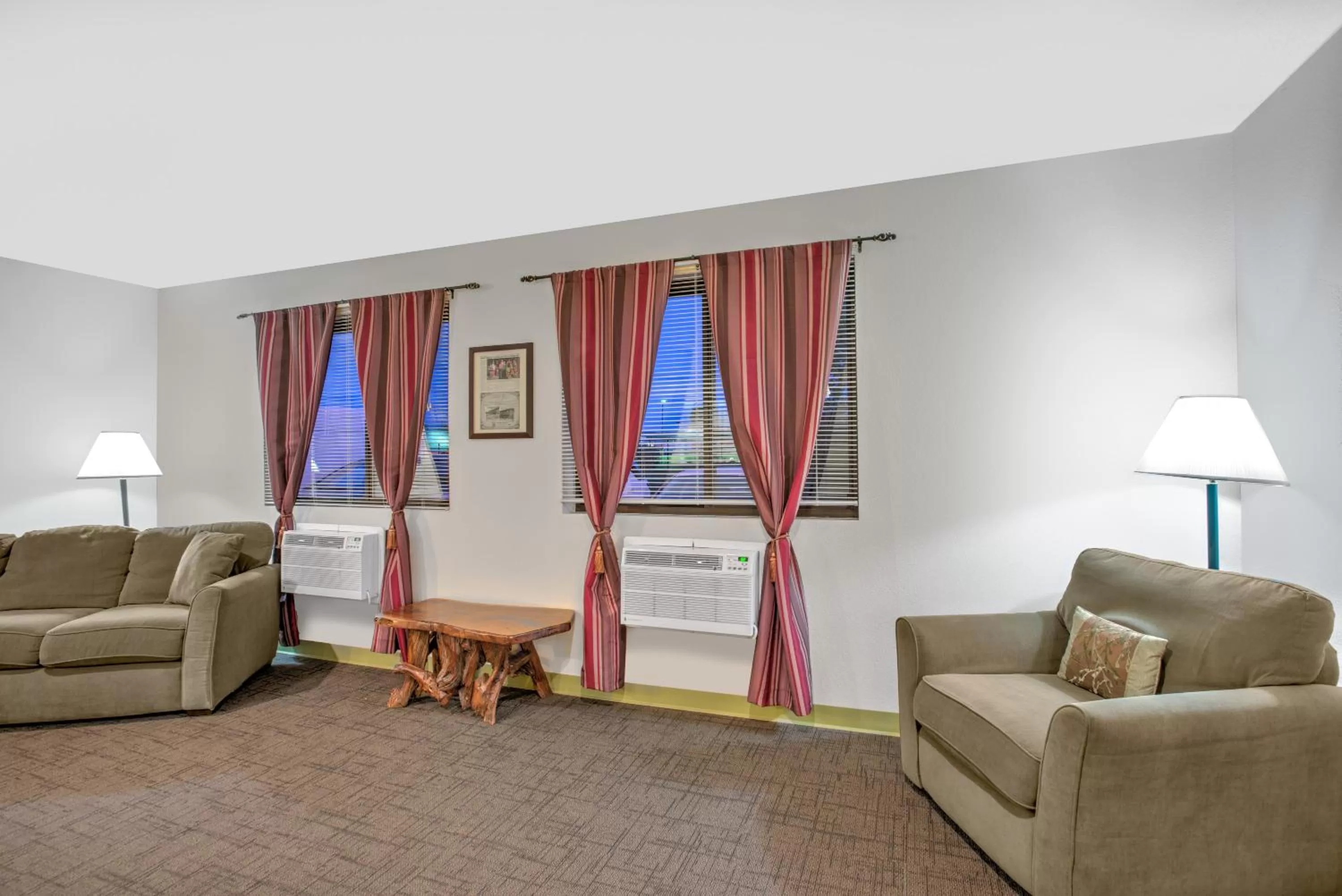 Lobby or reception in Super 8 by Wyndham Ticonderoga