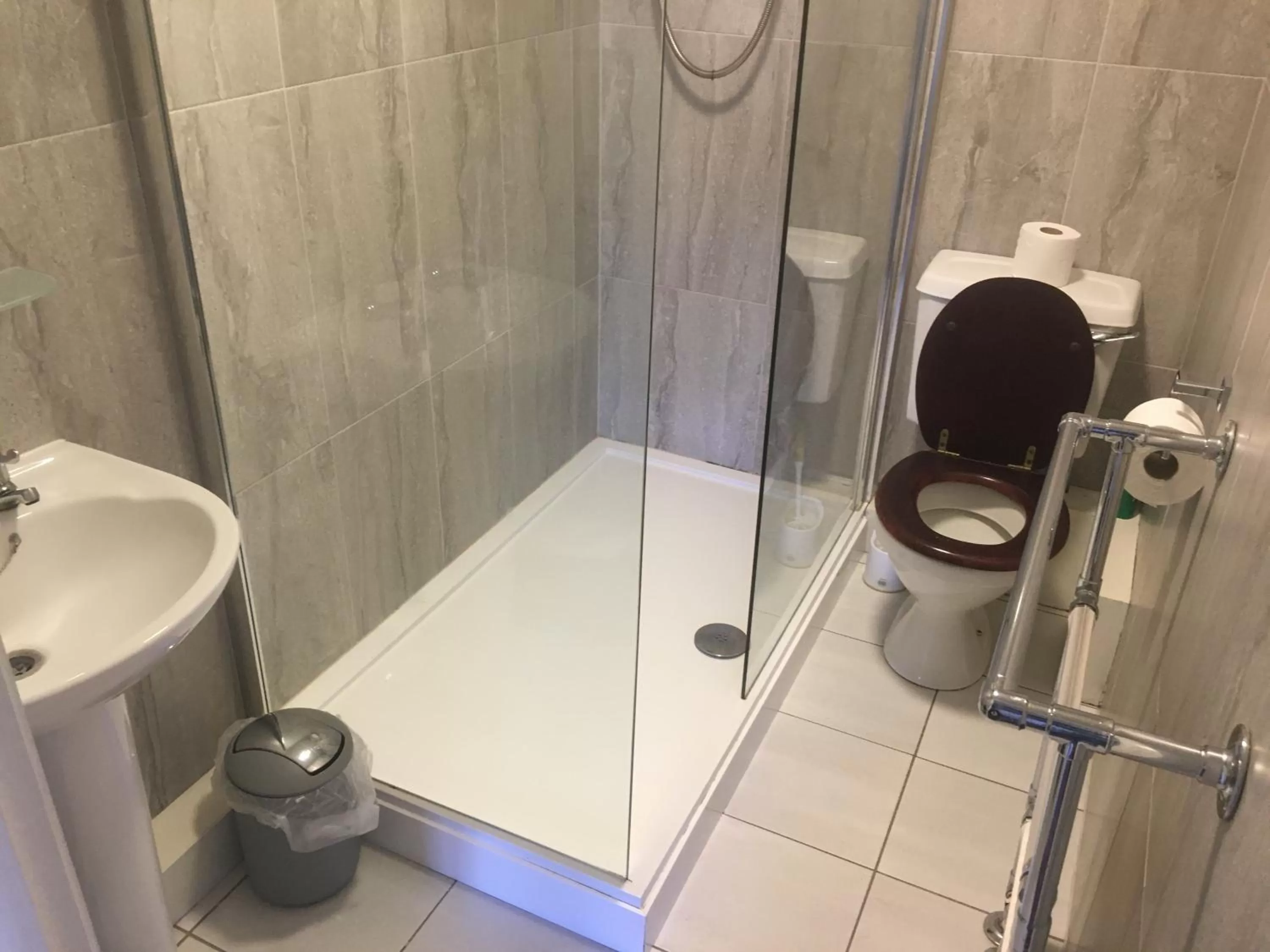 Bathroom in Buile Hill Holiday Flats