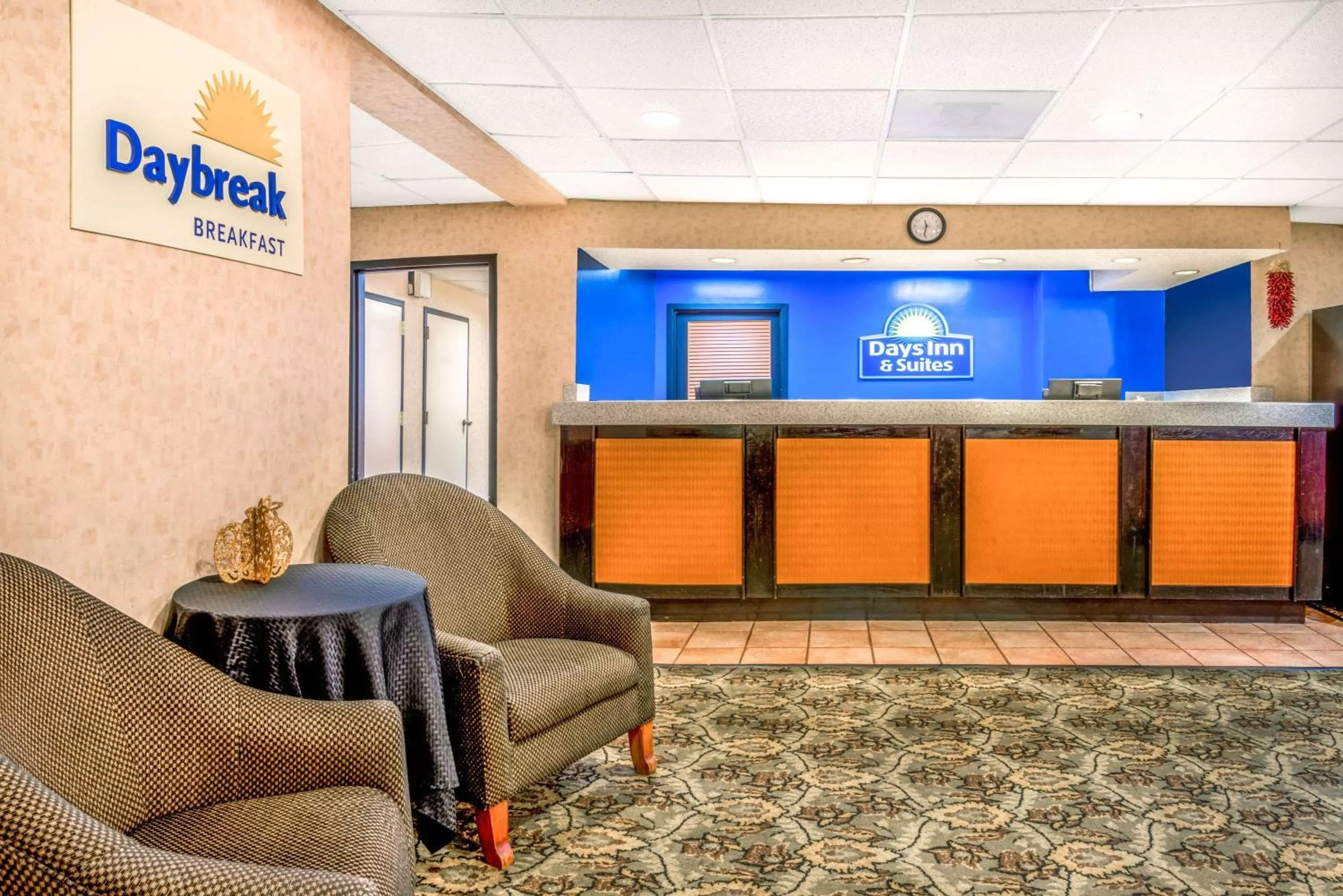 Lobby or reception in Days Inn & Suites by Wyndham Albuquerque North