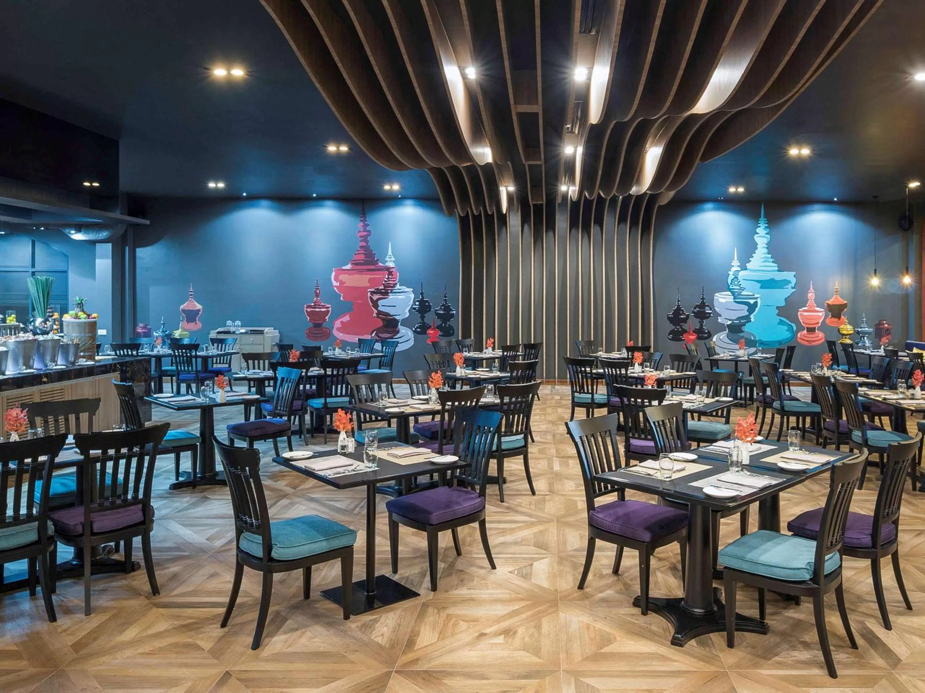 Restaurant/places to eat in Mercure Yangon Kaba Aye