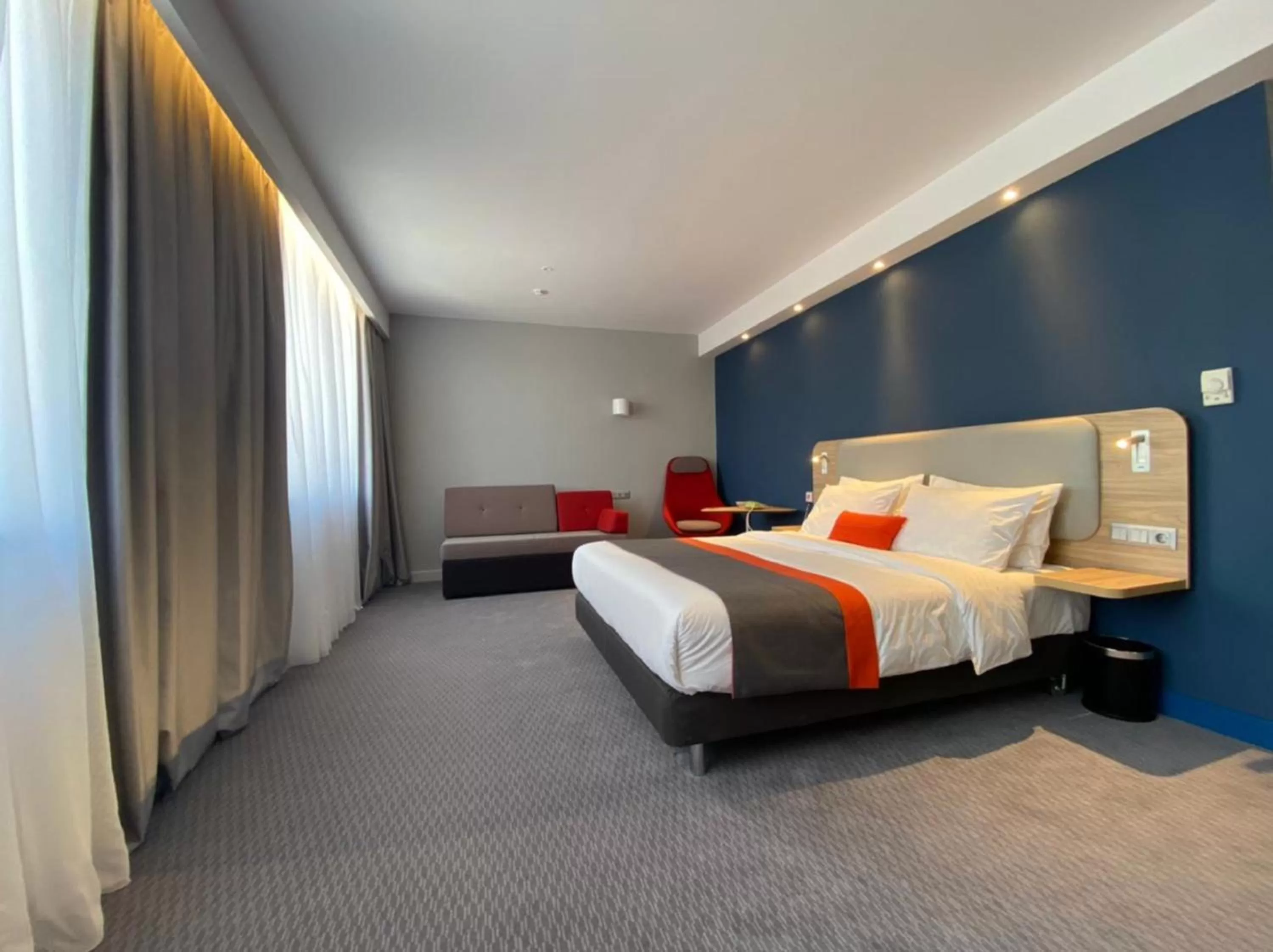 Bedroom, Bed in Holiday Inn Express - Almaty by IHG