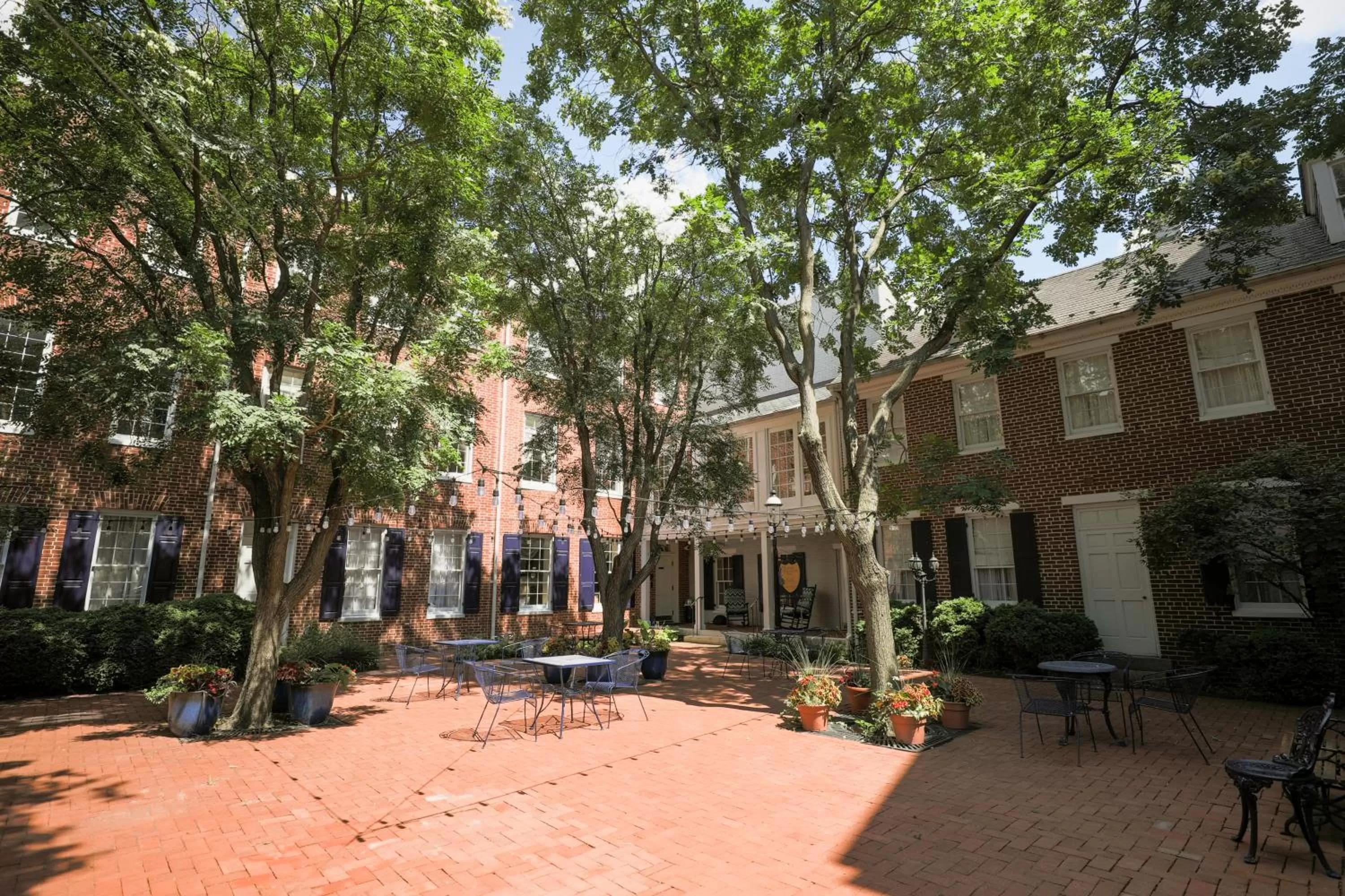 Garden in 1840s Carrollton Inn