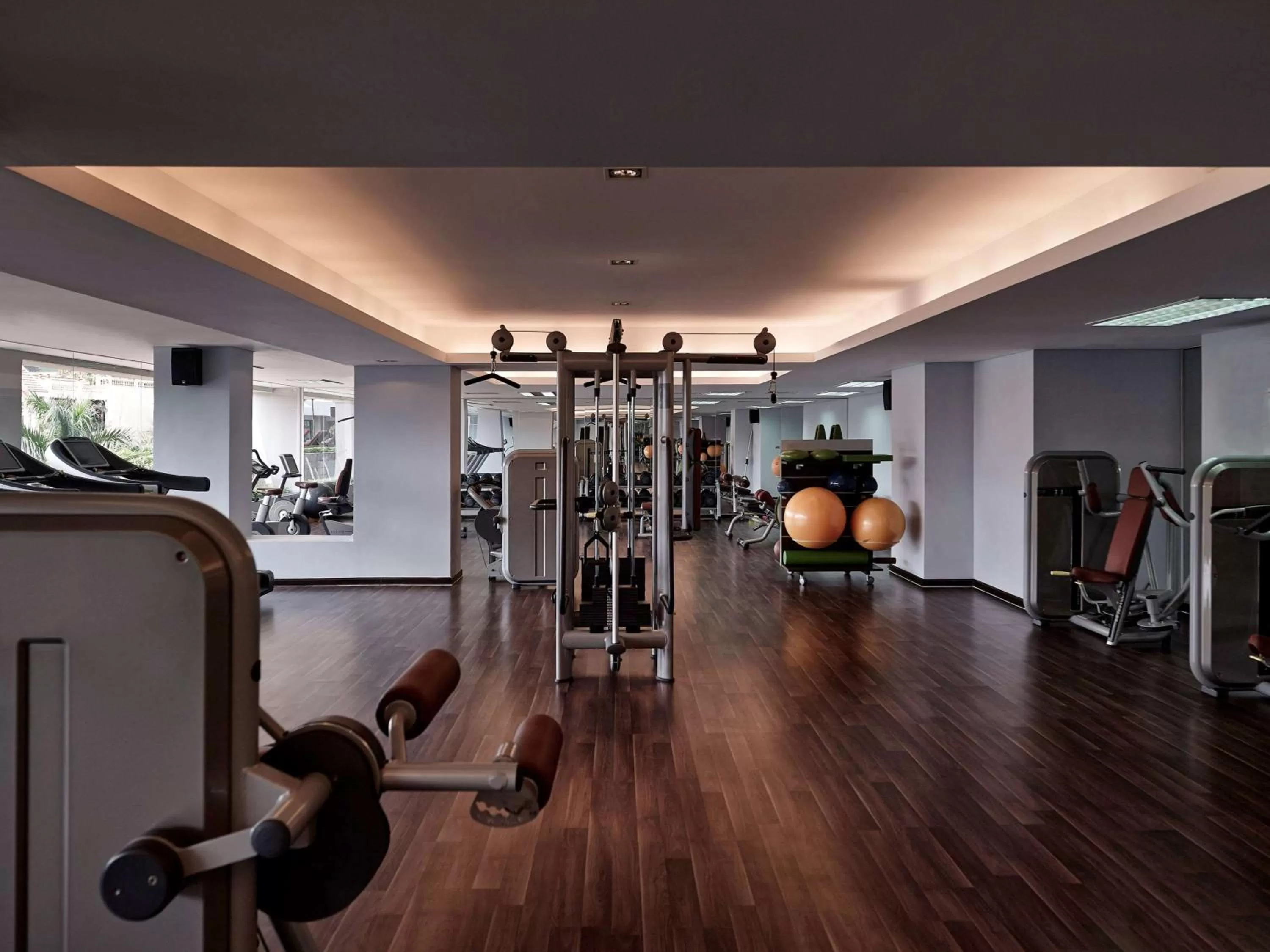 Fitness centre/facilities in Pullman Hanoi