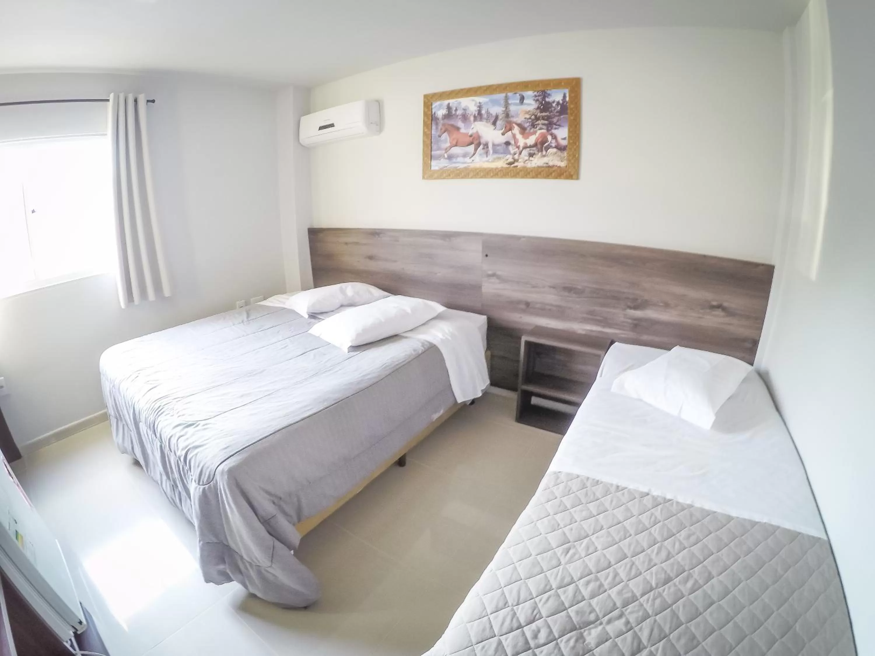 Property building, Bed in Hotel Guerra - Pousada Montebelo