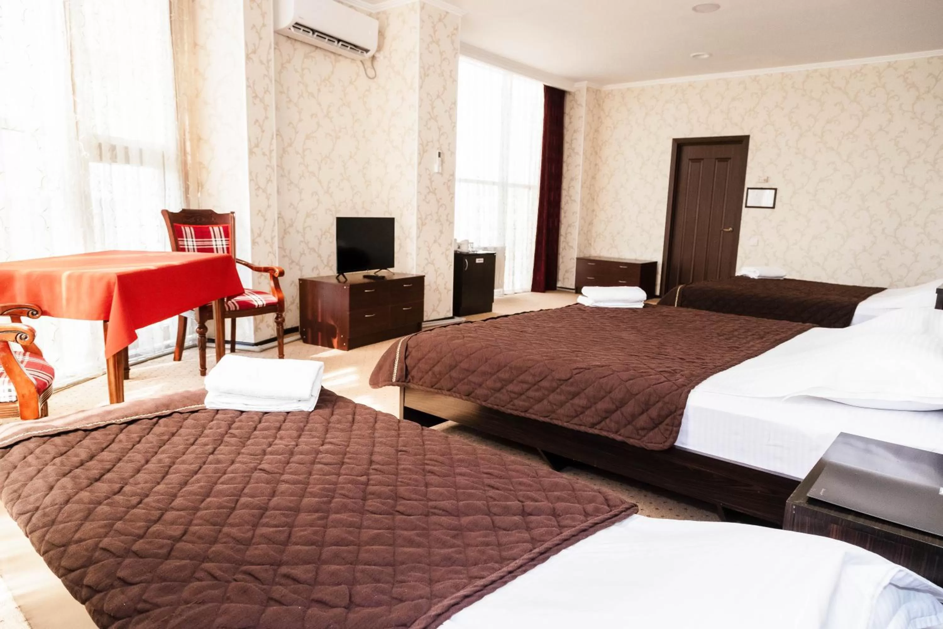 Bed in Golden Palace