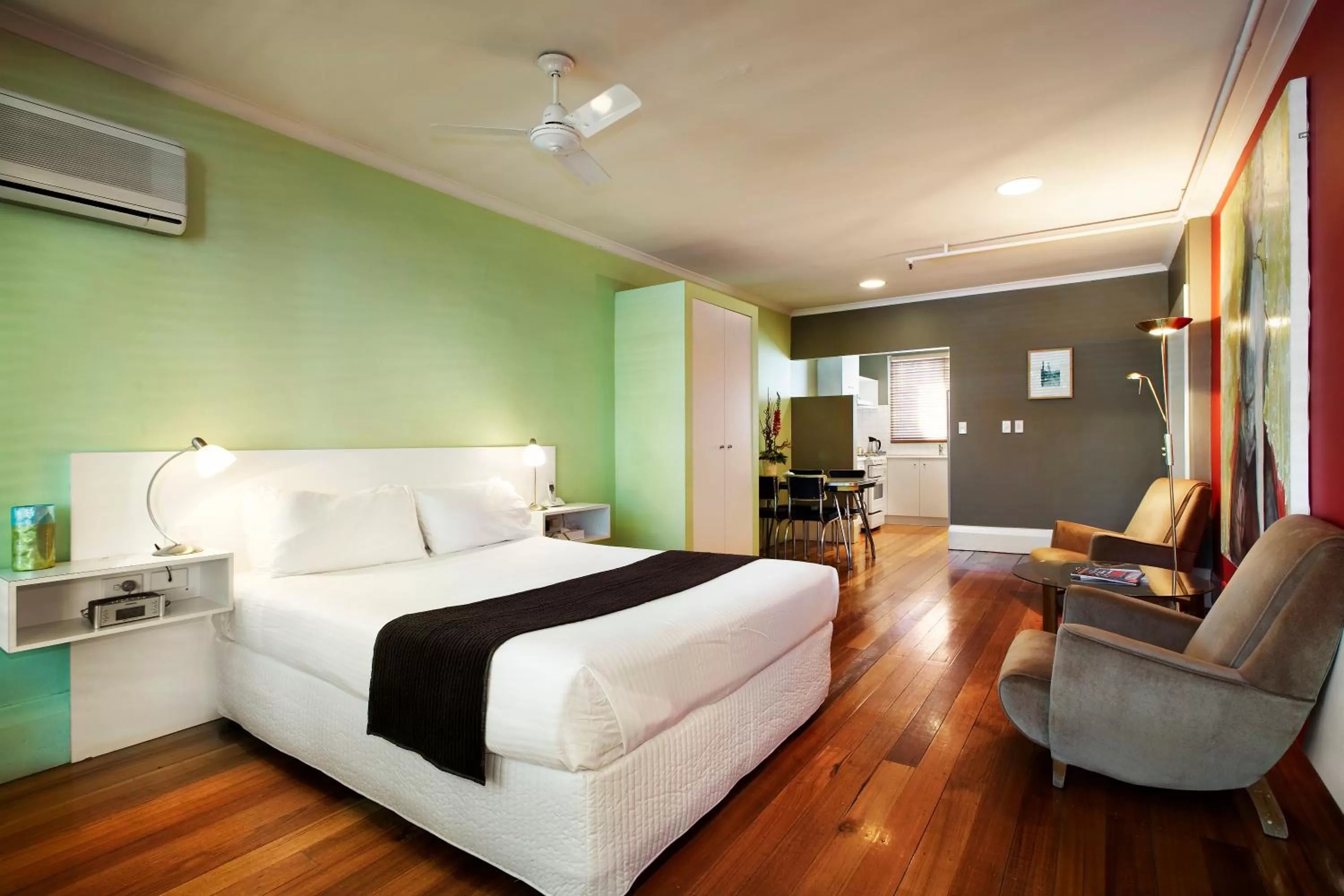 Bed in Tolarno Hotel