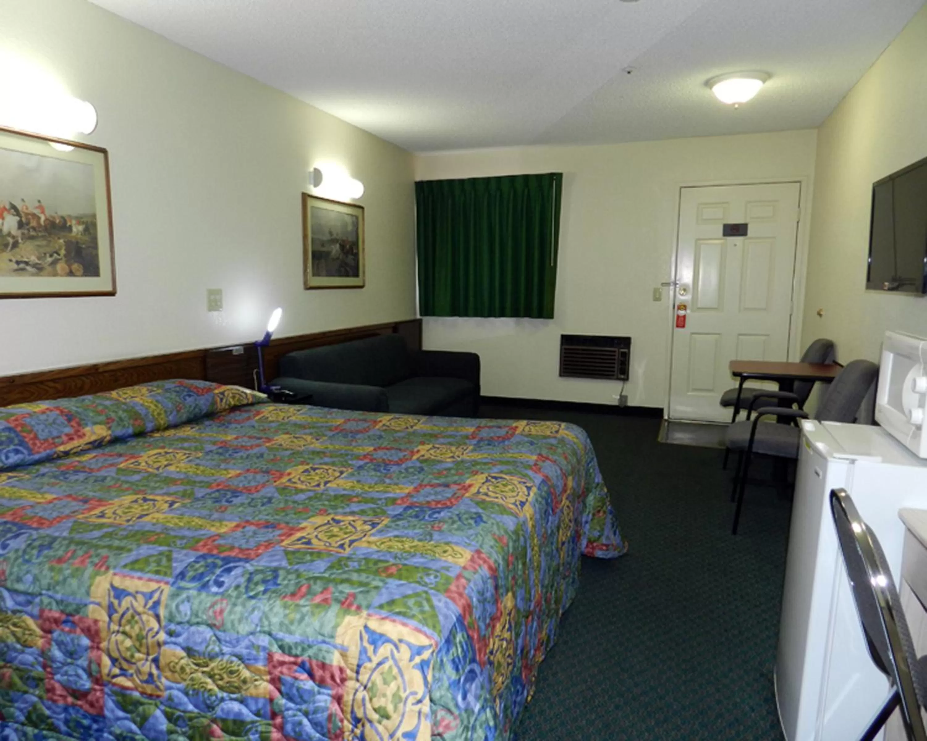 King Suite - Non-Smoking in High Desert Motel Joshua Tree National Park