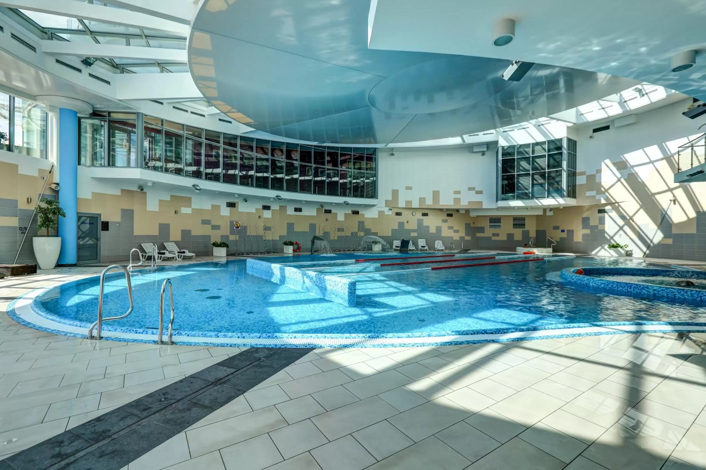 Swimming pool in Copernicus Toruń Hotel