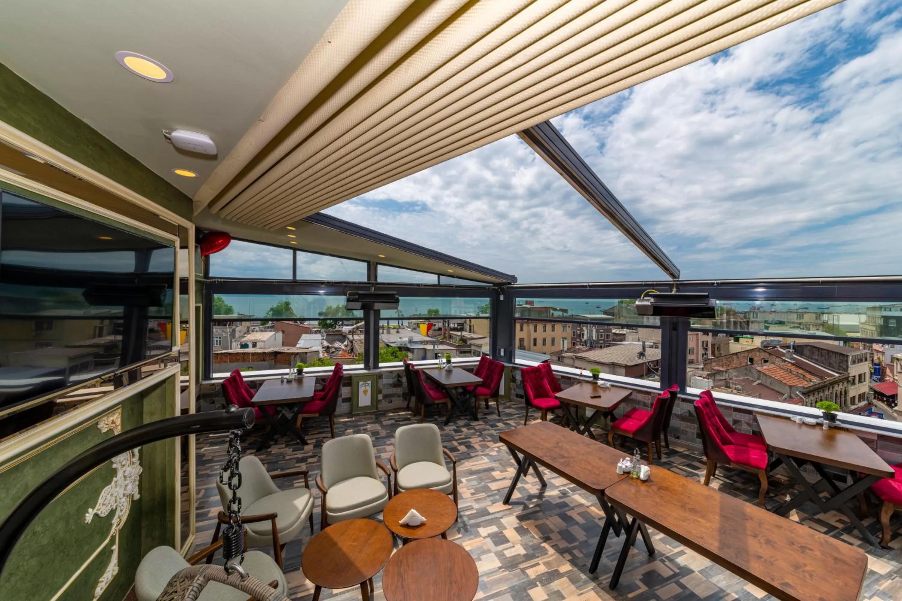 Restaurant/places to eat in Golden Sand Hotel