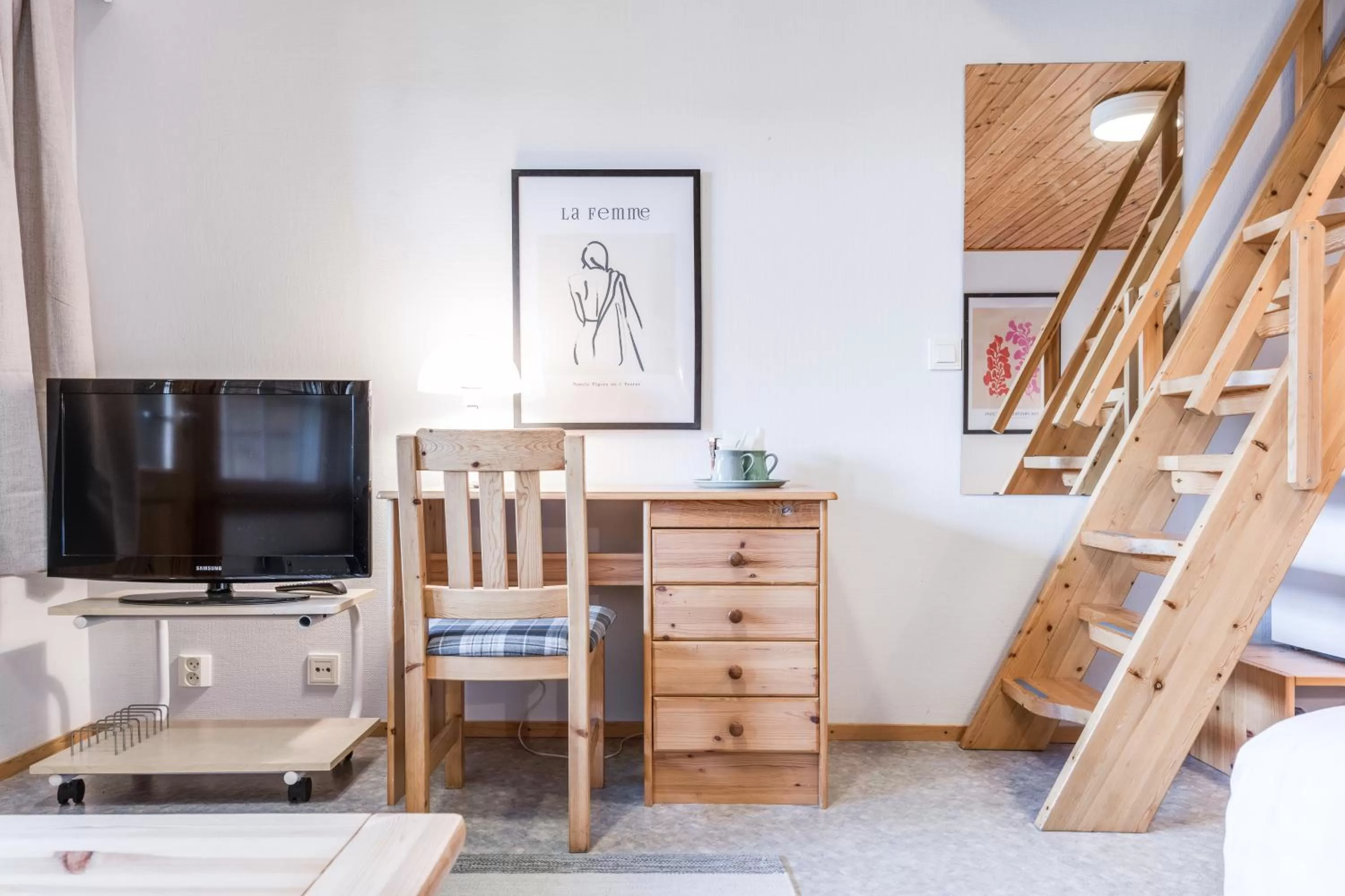 TV/Entertainment Center in Hotel Kuusamon Portti