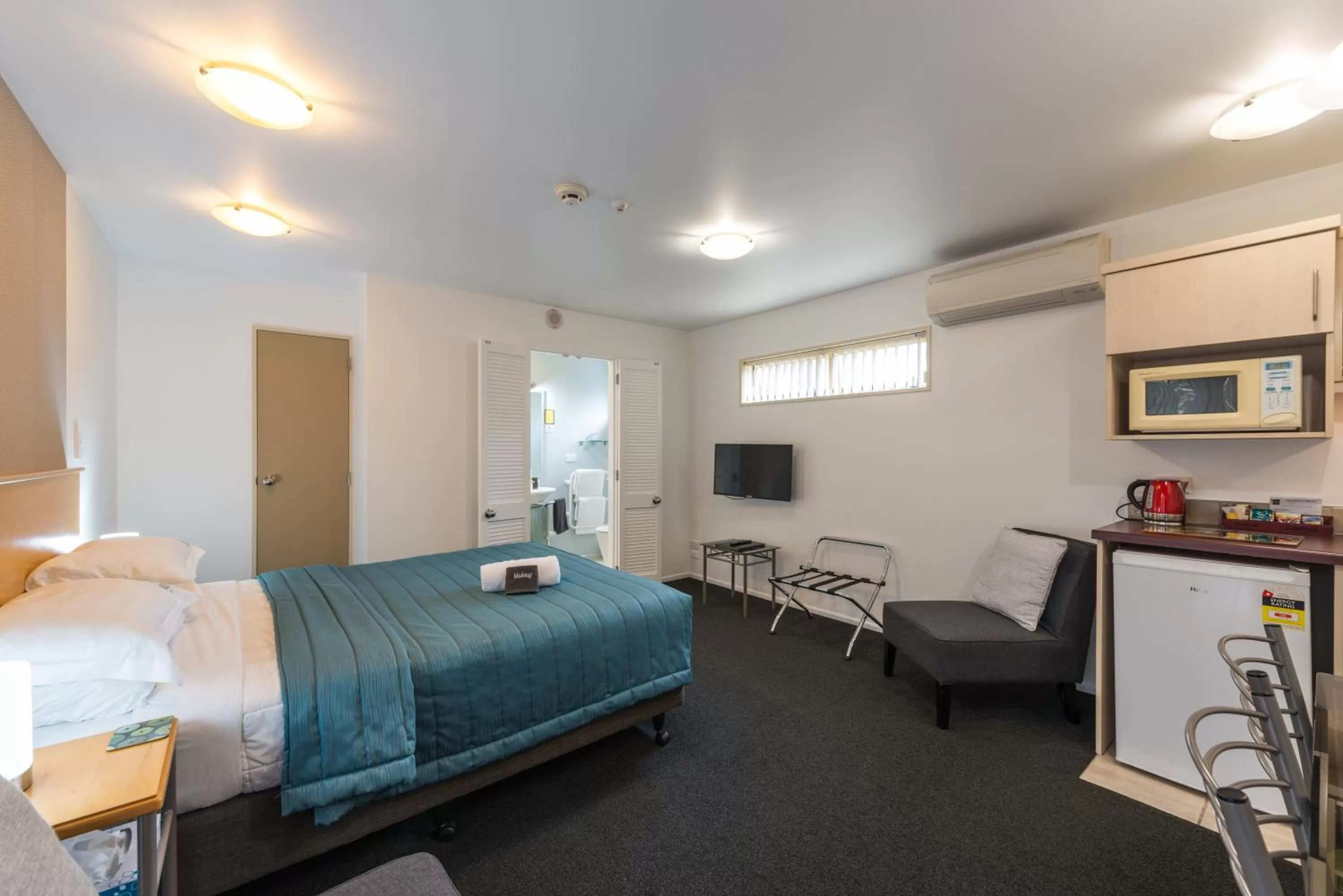 Bed in Roma On Riccarton Motel