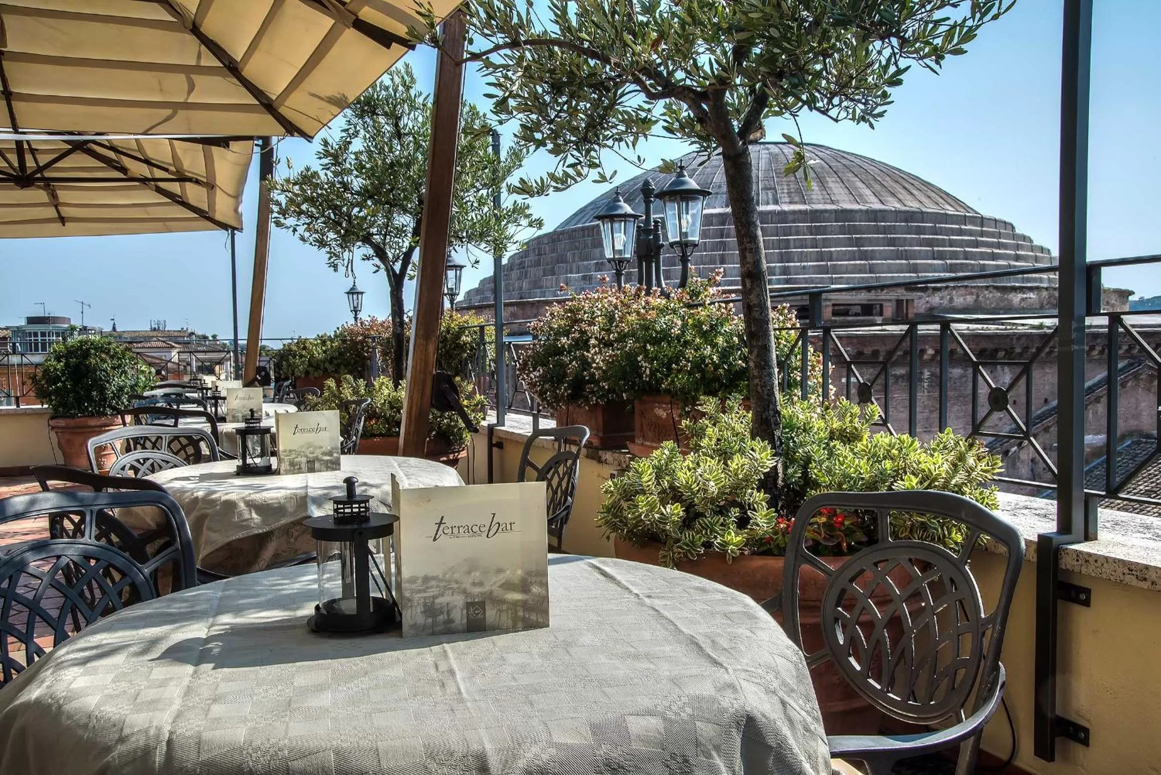 Day in Albergo del Senato