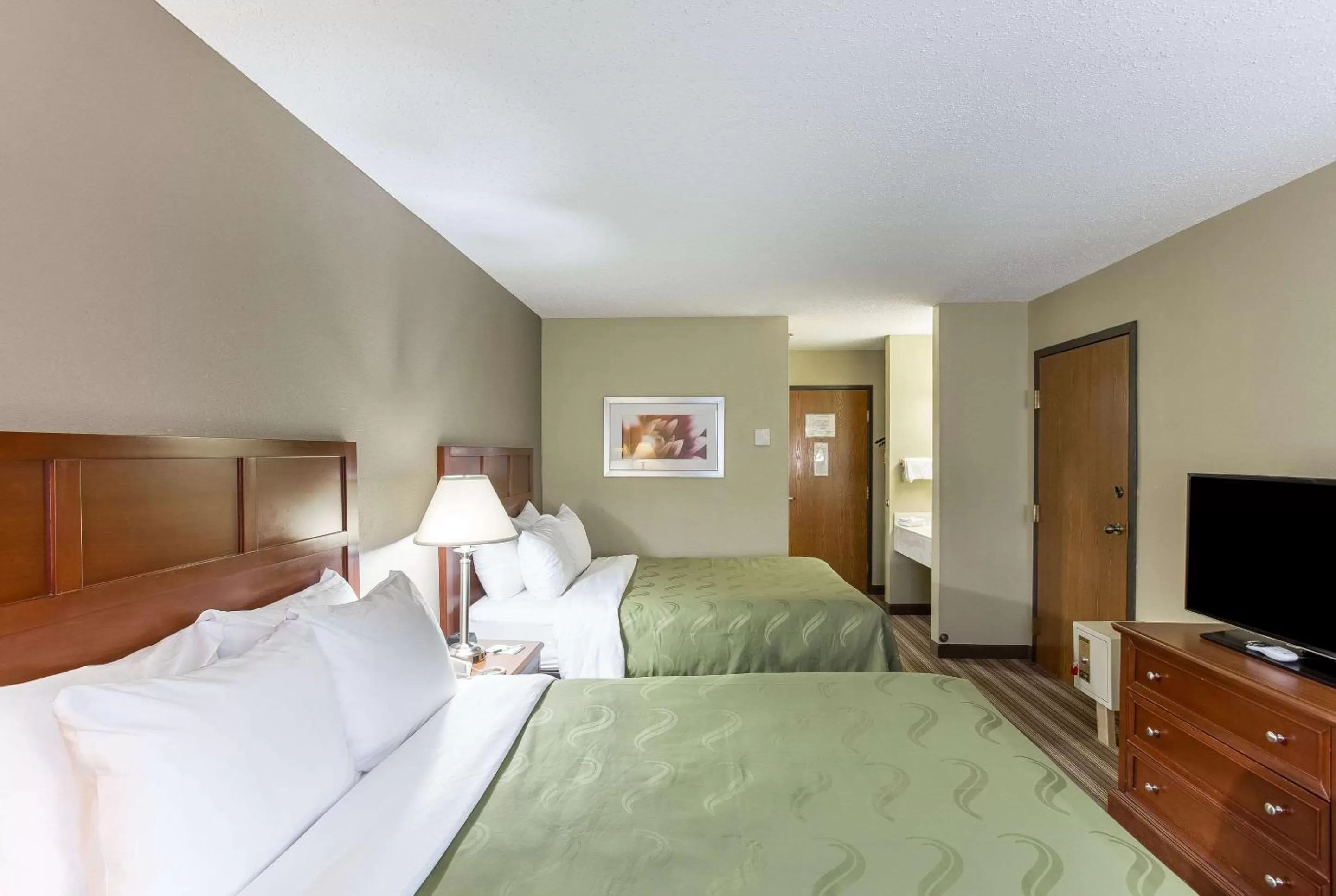 Photo of the whole room, Bed in Quality Inn