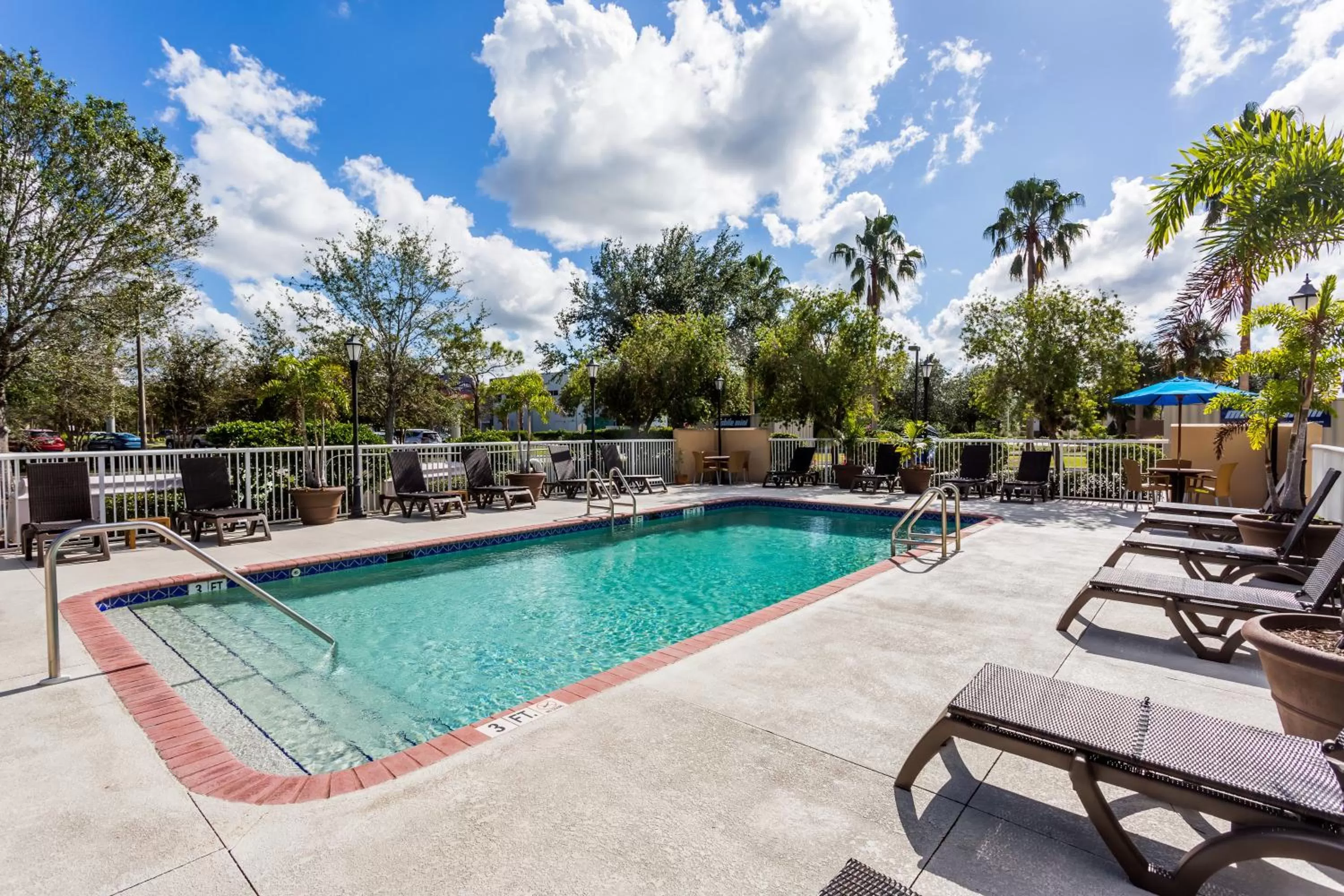 Swimming pool in Baymont by Wyndham Fort Myers Airport