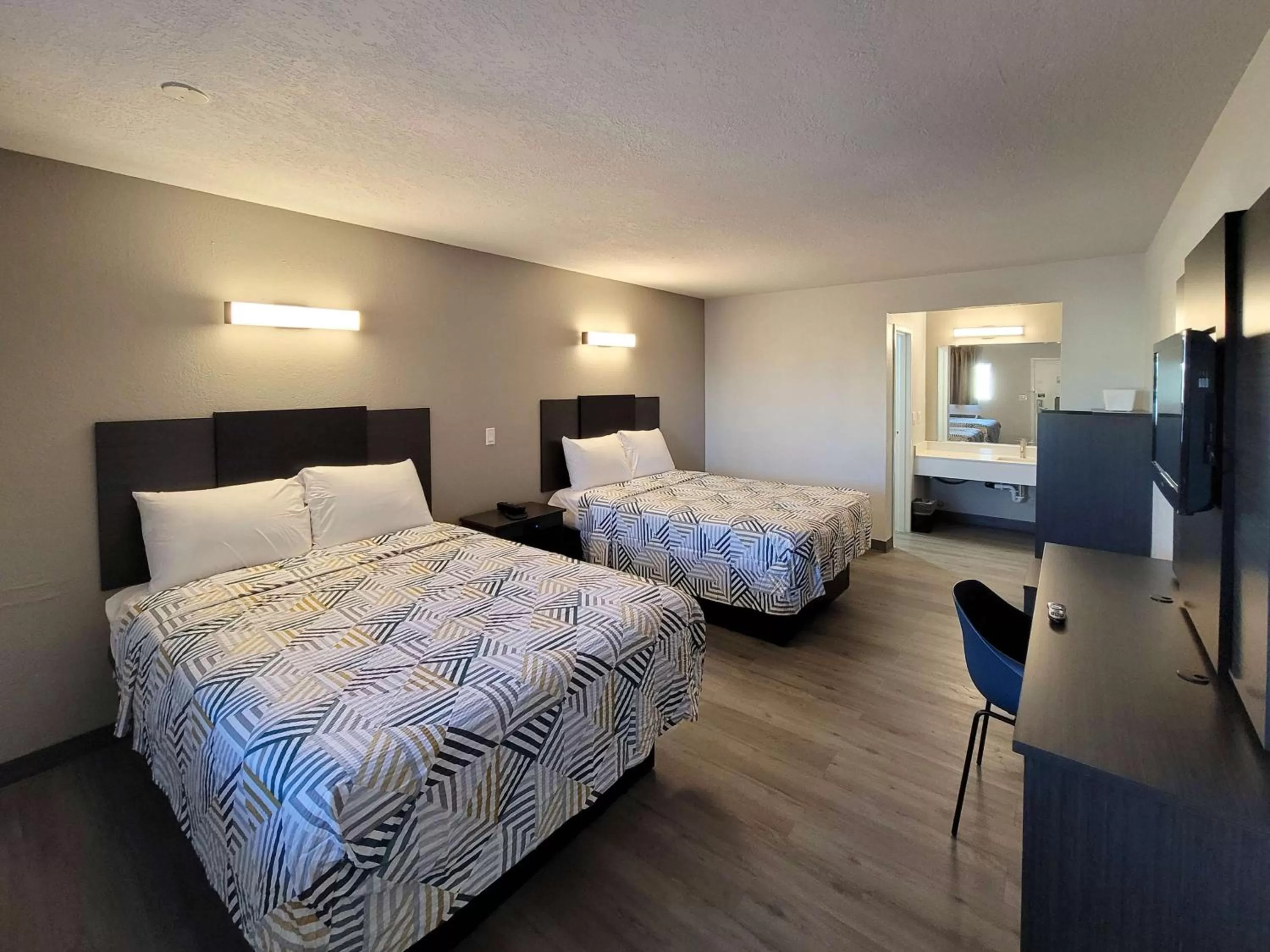 Bedroom, Bed in Motel 6 Wichita KS South I35