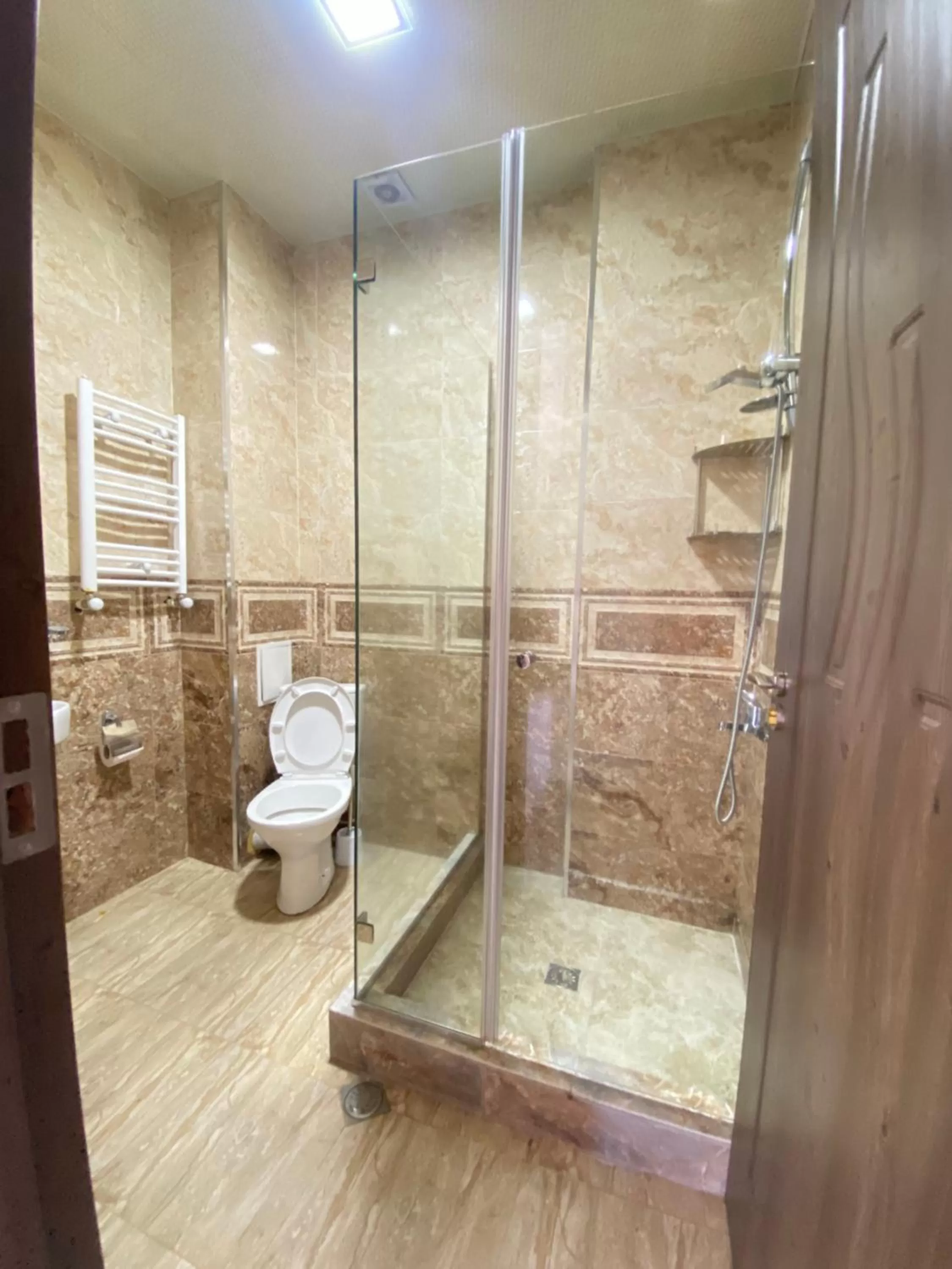 Bathroom in Hotel Garanti