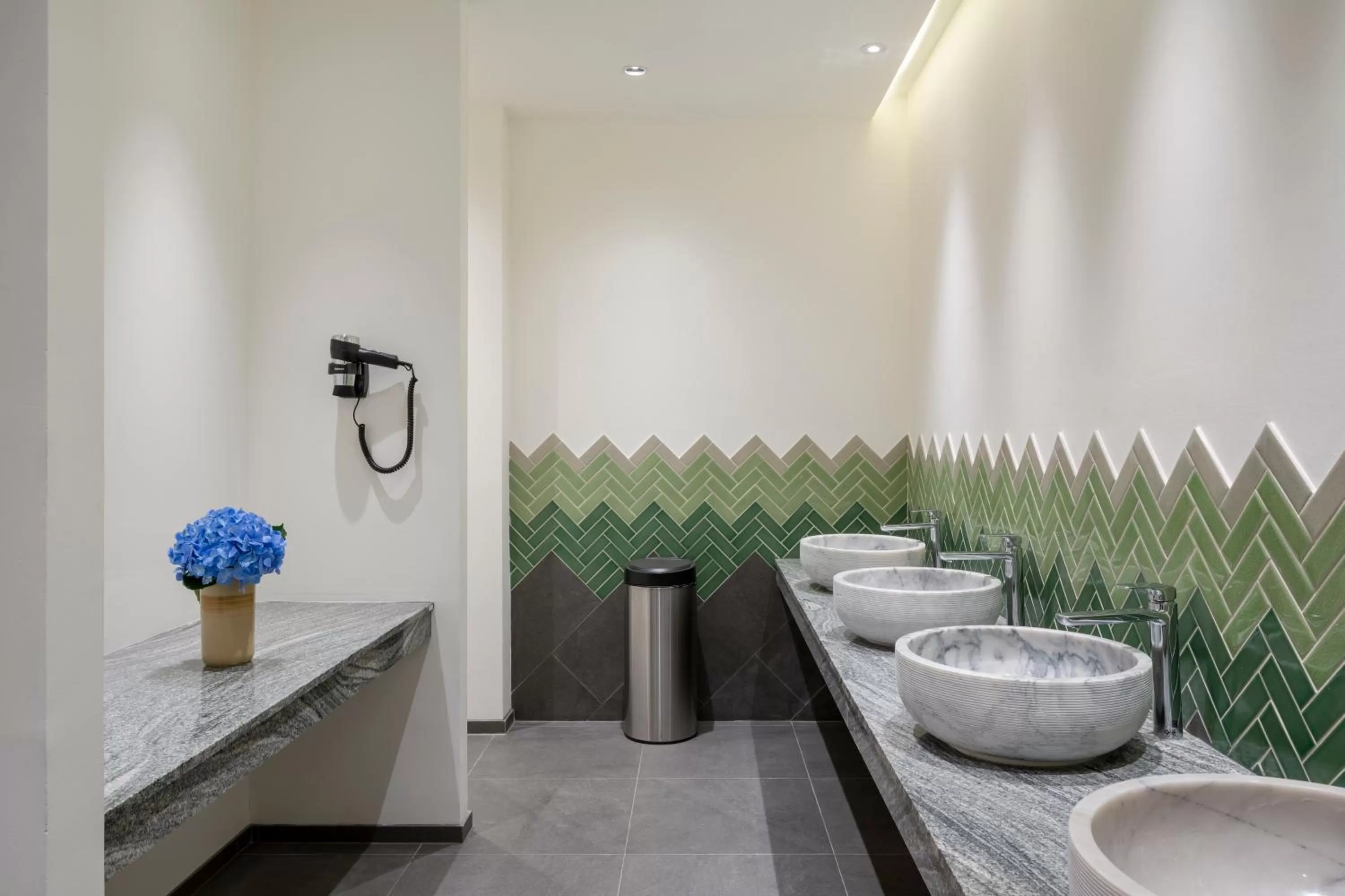 Bathroom in Lilit Bang Lumphu Hotel