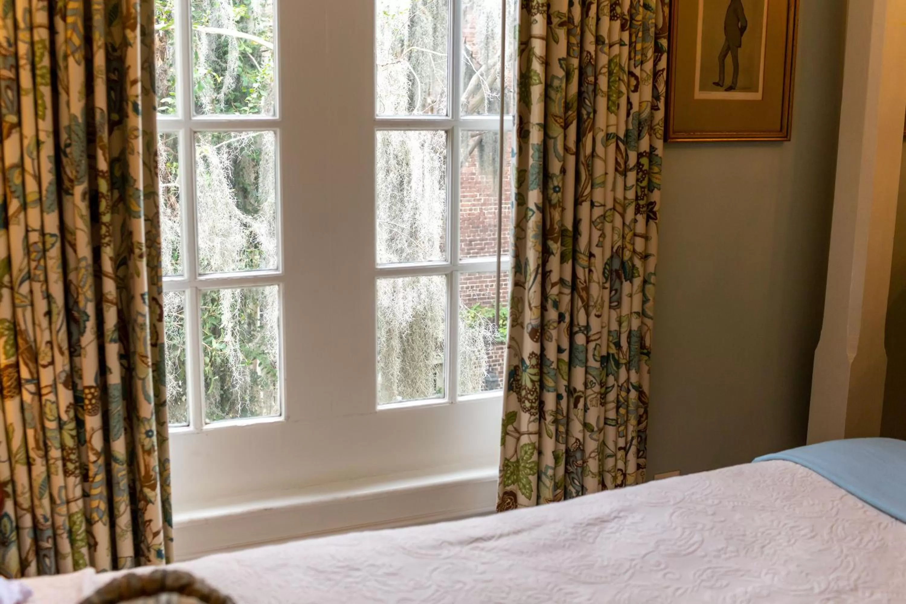 Bed in Eliza Thompson House, Historic Inns of Savannah Collection