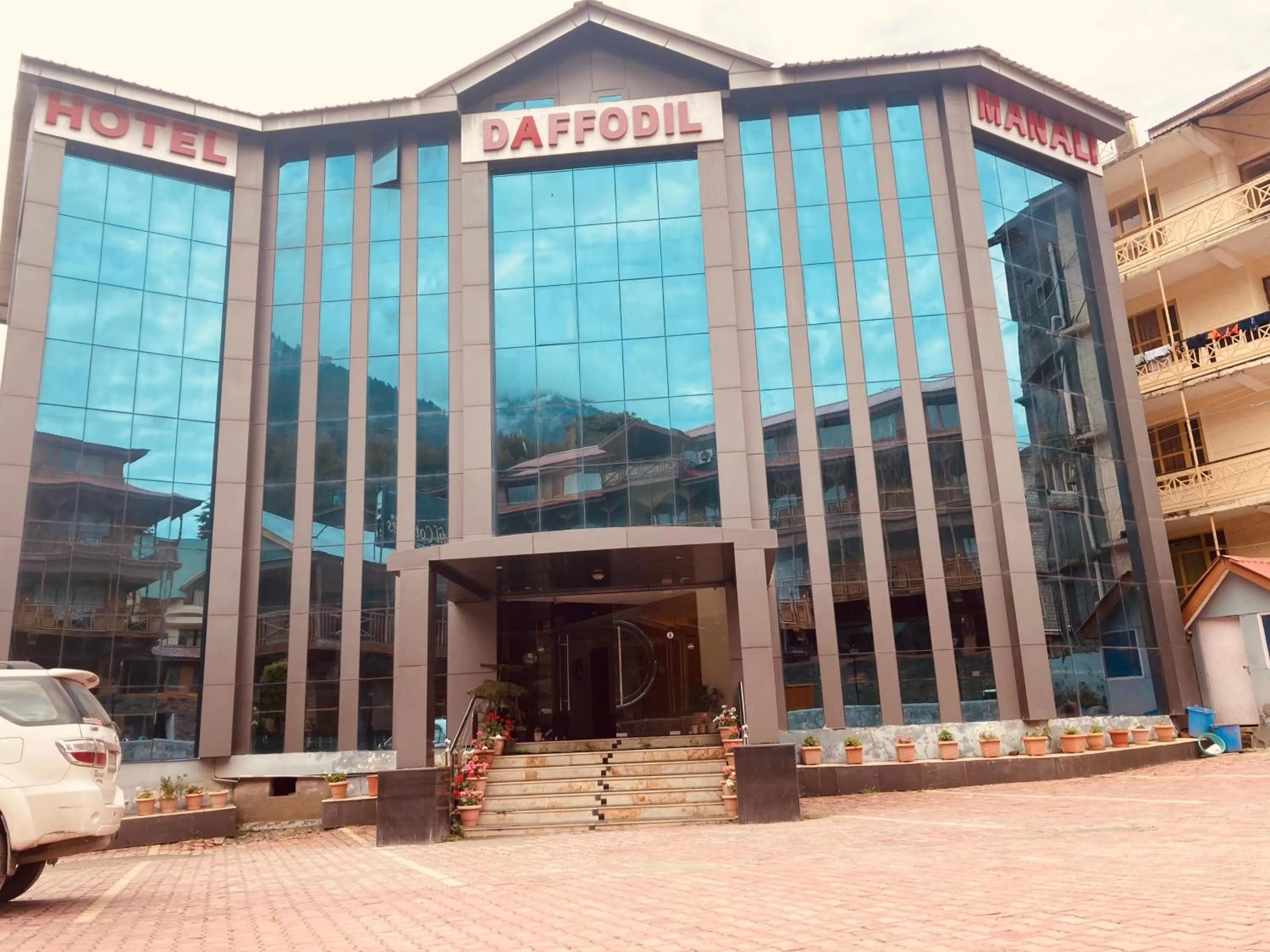 Property Building in Dafodil INN - A Four star Luxury hotel, Manali