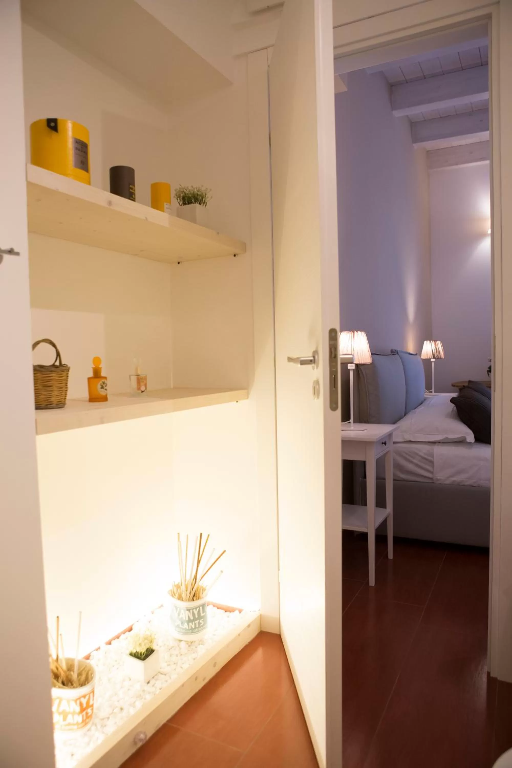 Bathroom, Bed in Yhomisus