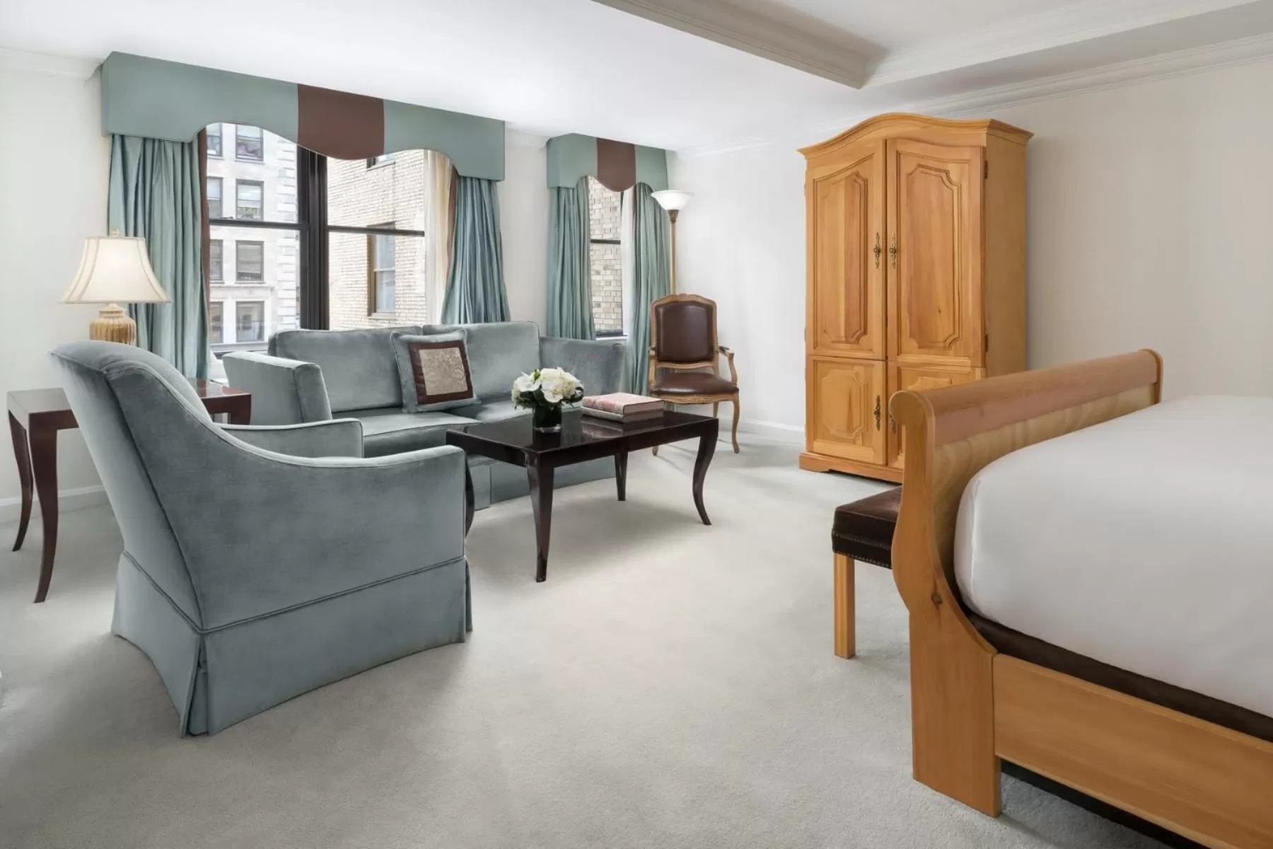 Bed in The Michelangelo Hotel