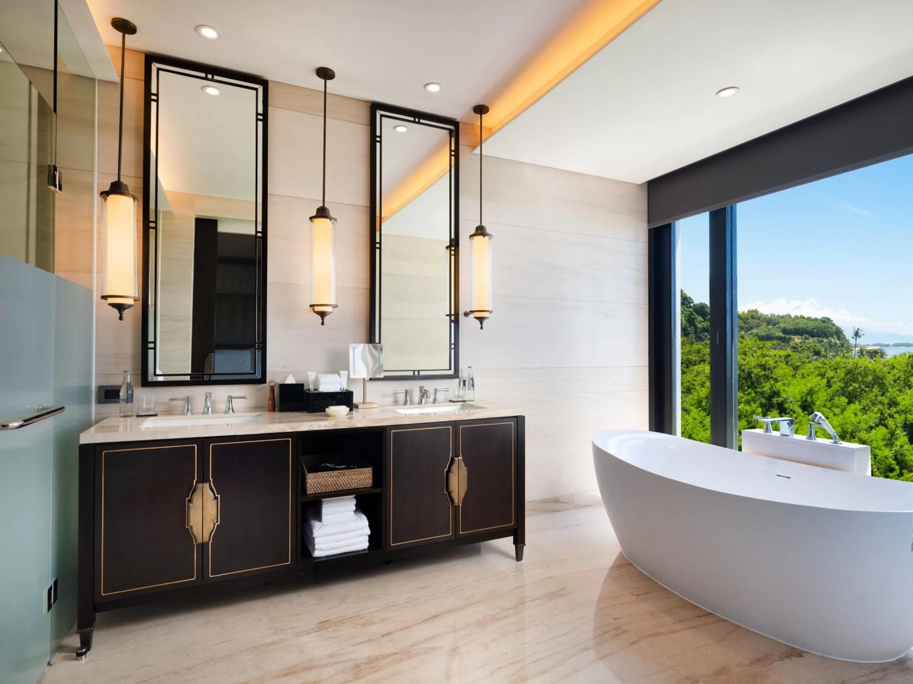 Shower in The Apurva Kempinski Bali