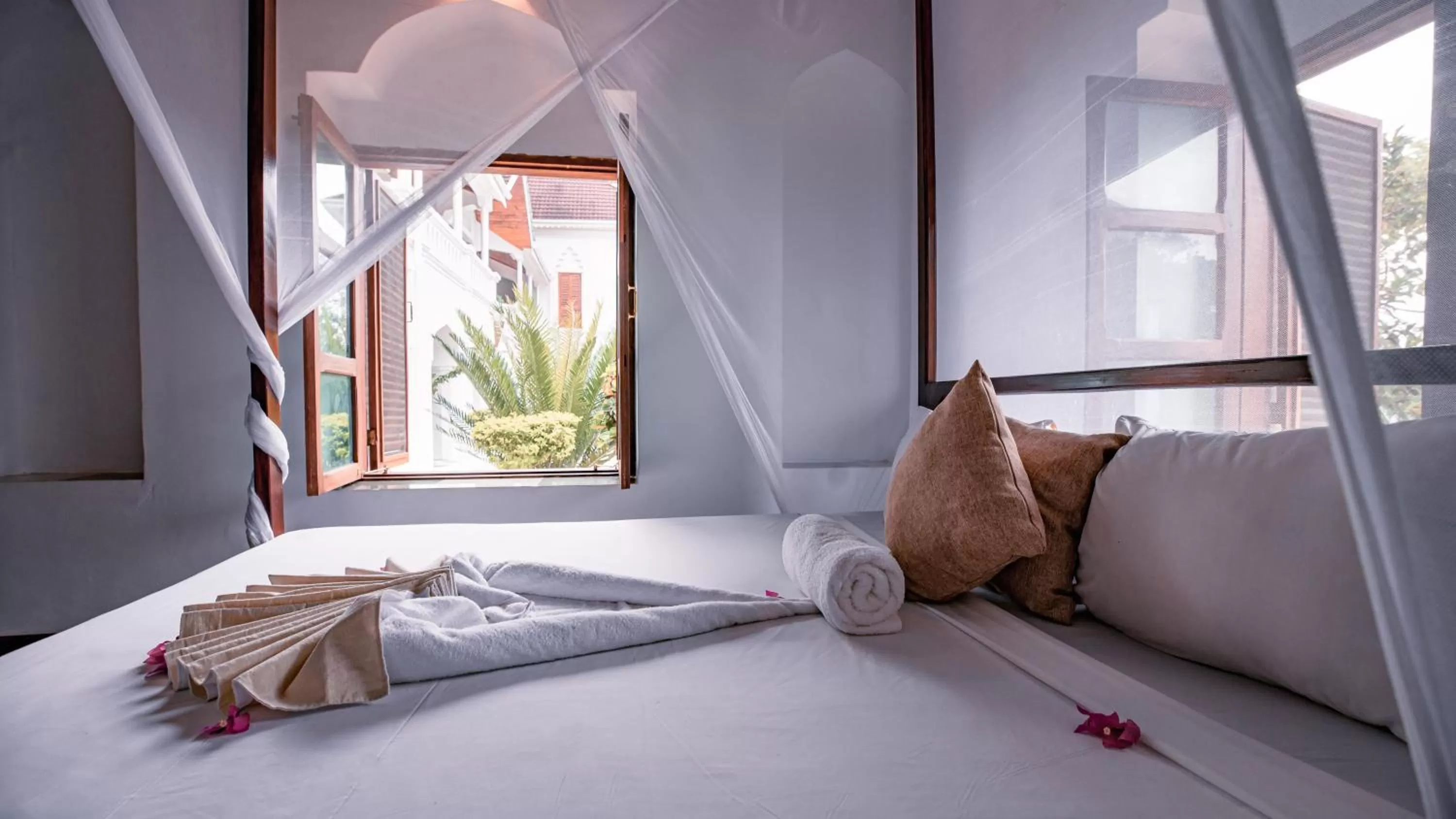 Bed in The Manor House by Sansi