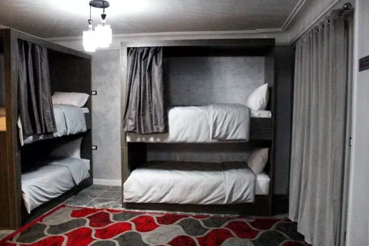 Bunk Bed in Hostel Sunset Down town