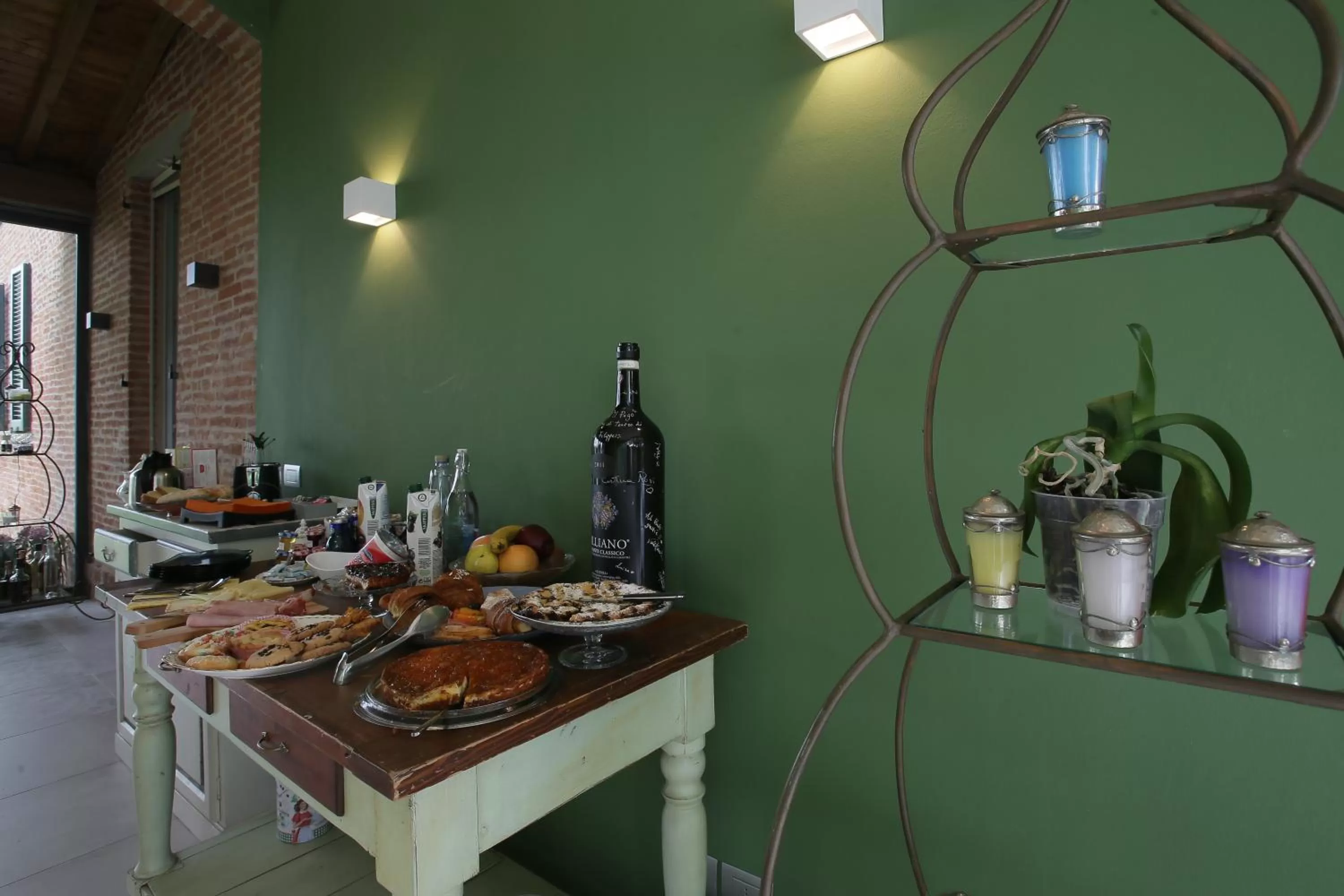 Communal lounge/ TV room, Food in Relais Montemaggiore