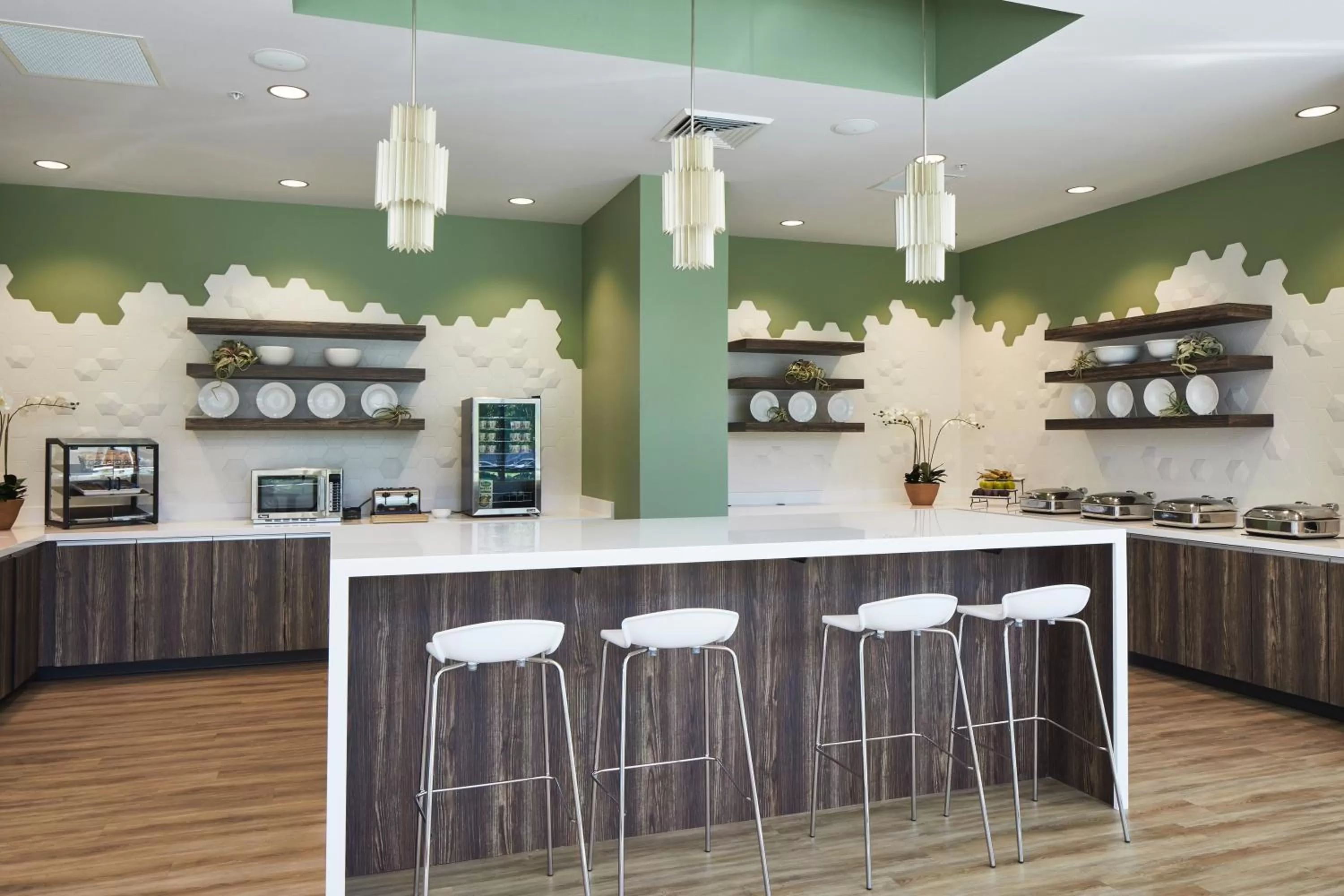 Breakfast in Hayward Inn