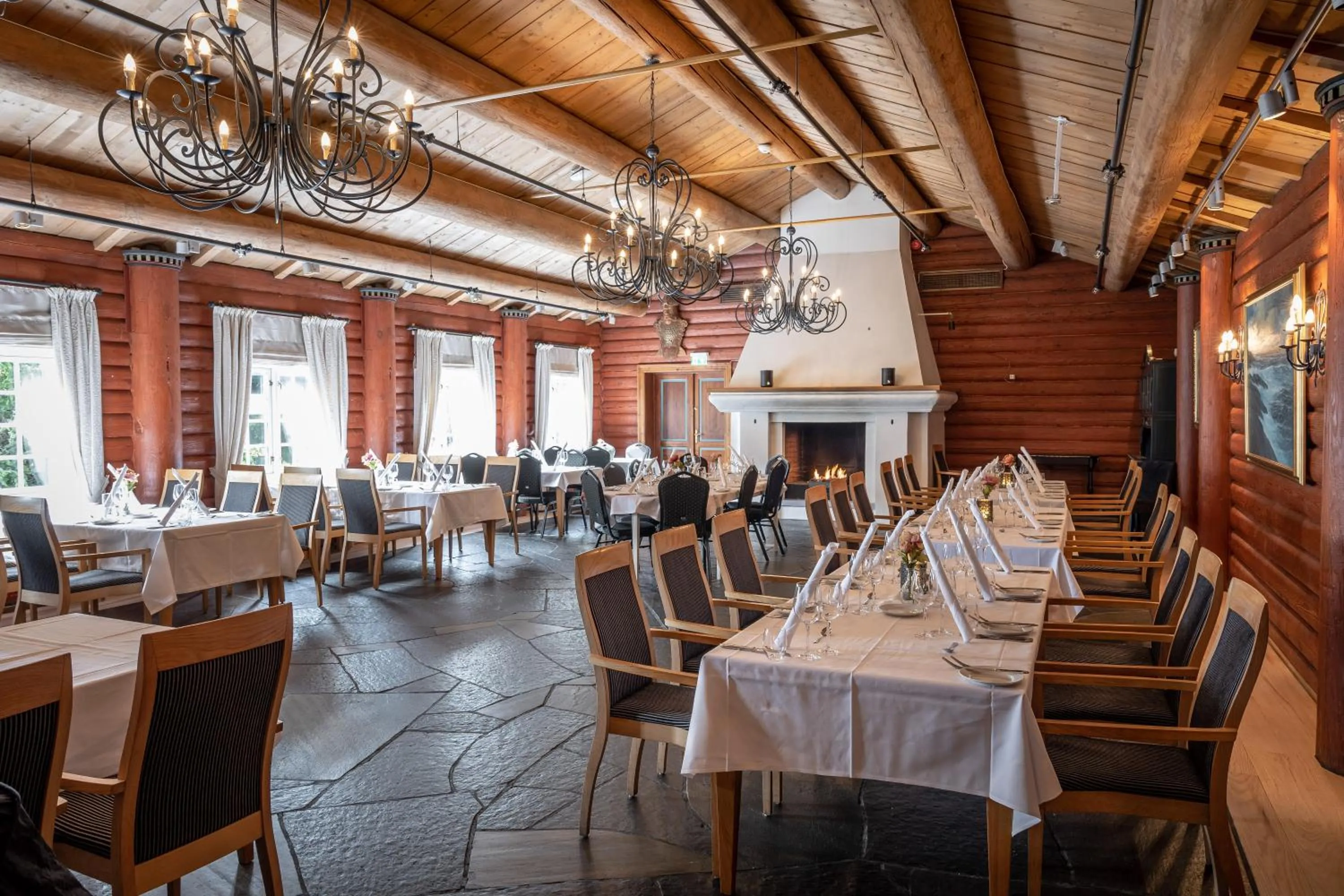 Restaurant/places to eat in Quality Hotel Leangkollen