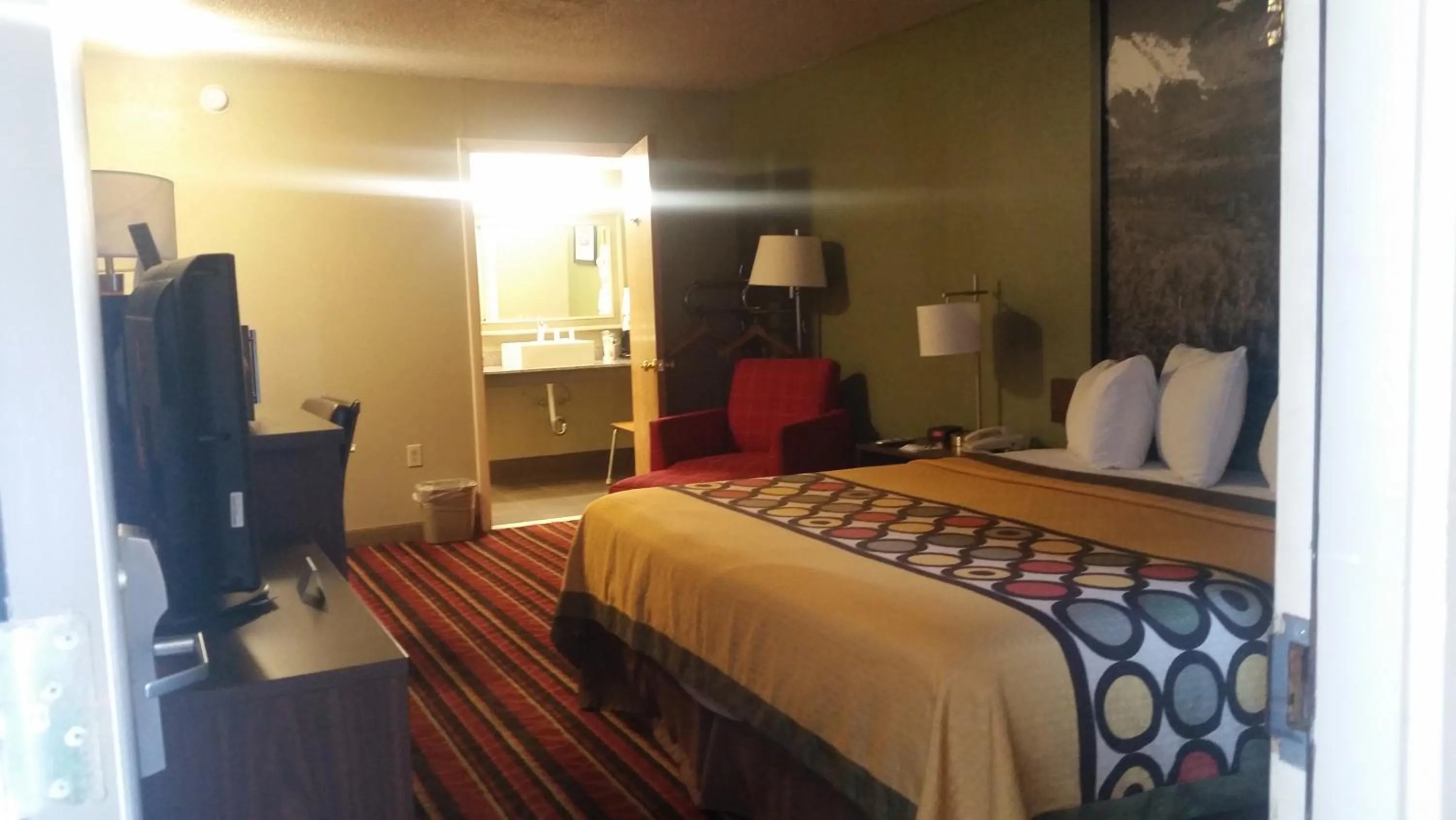 Photo of the whole room, Bed in Super 8 by Wyndham Denver Central