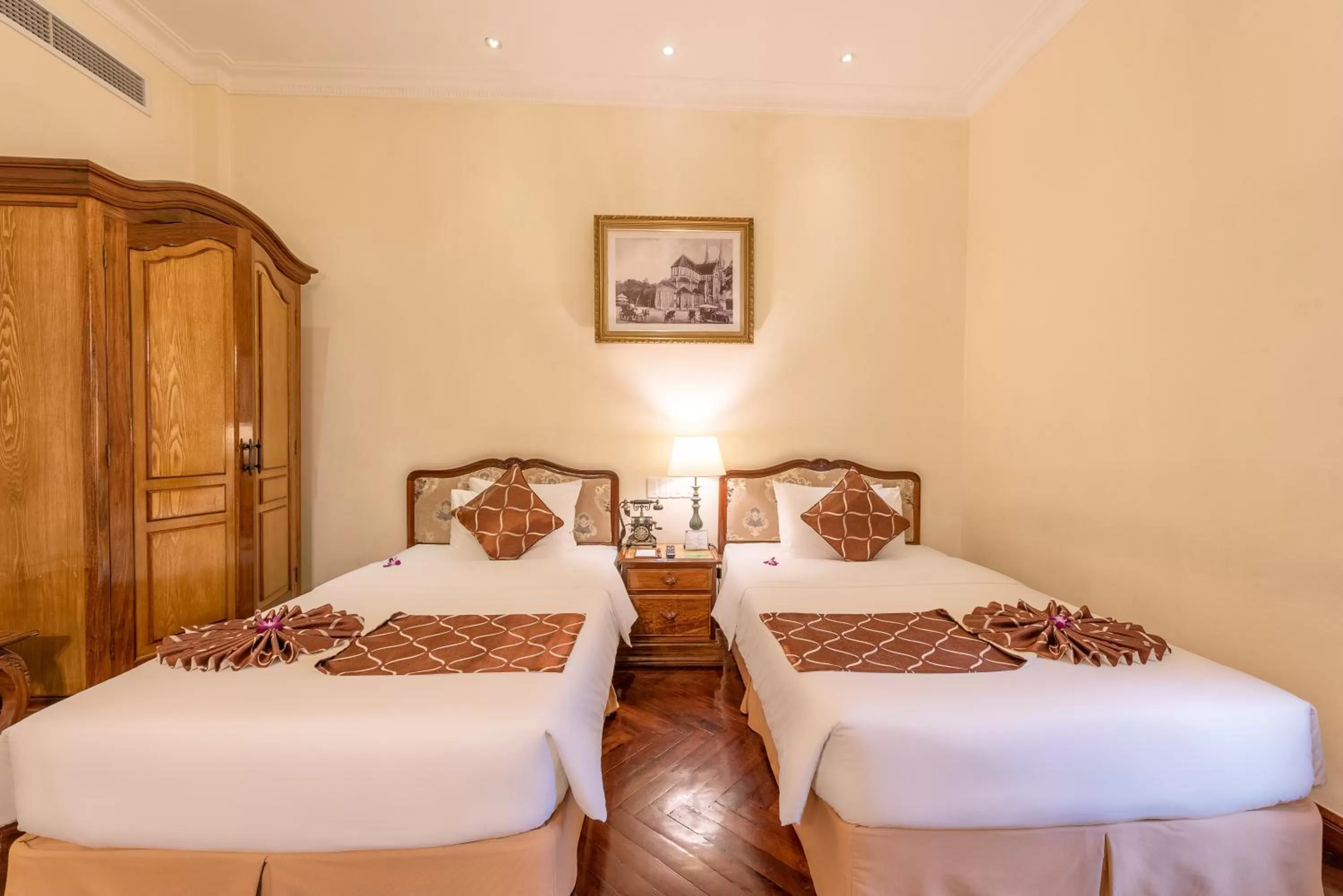 Bedroom, Bed in Hotel Grand Saigon