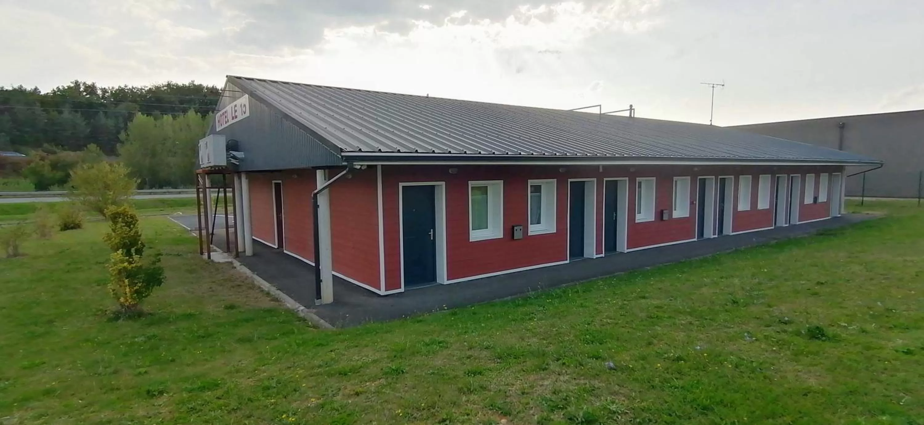 Property building in Hôtel Le 15 Périgueux