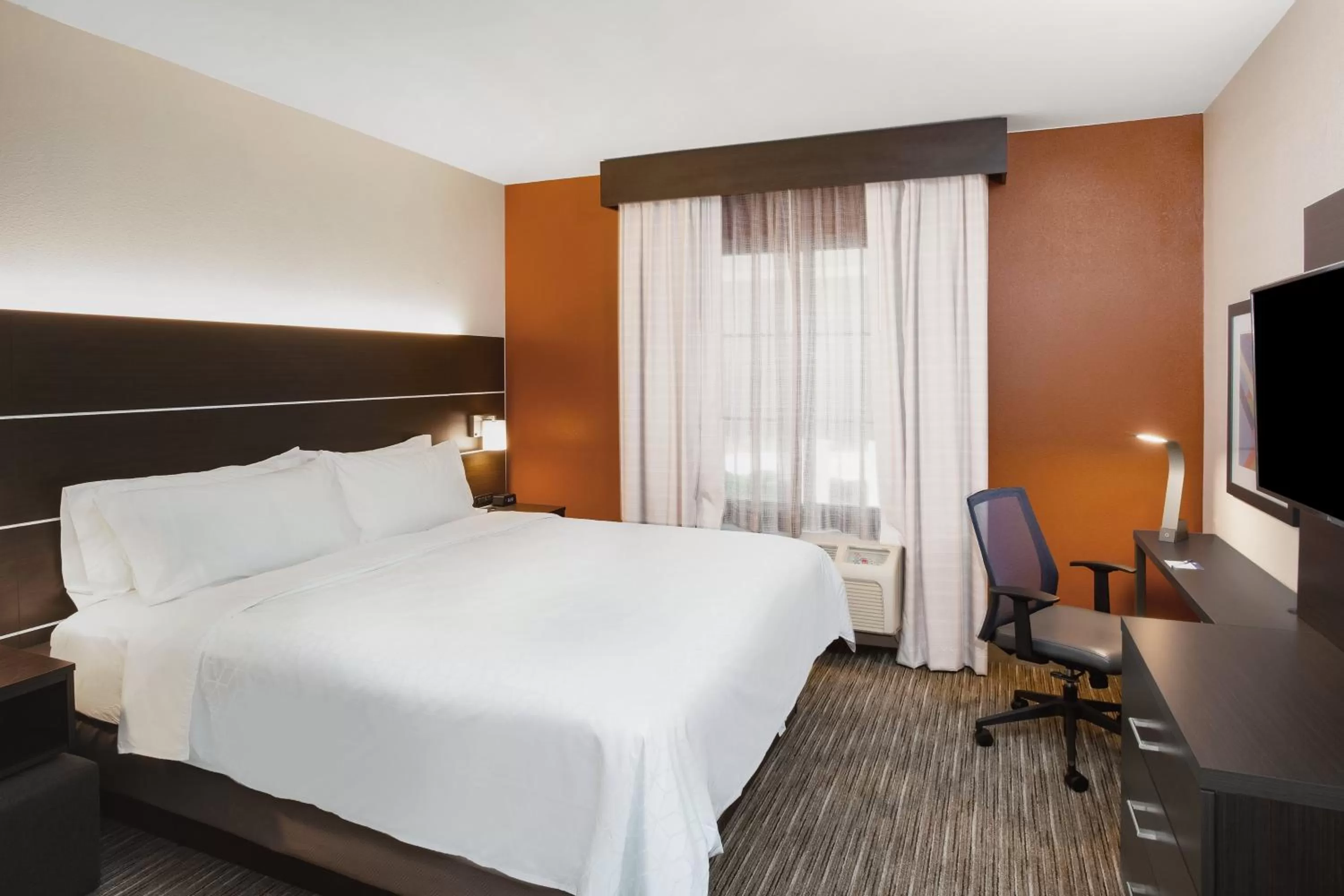 Photo of the whole room, Bed in Holiday Inn Express Haskell-Wayne Area by IHG