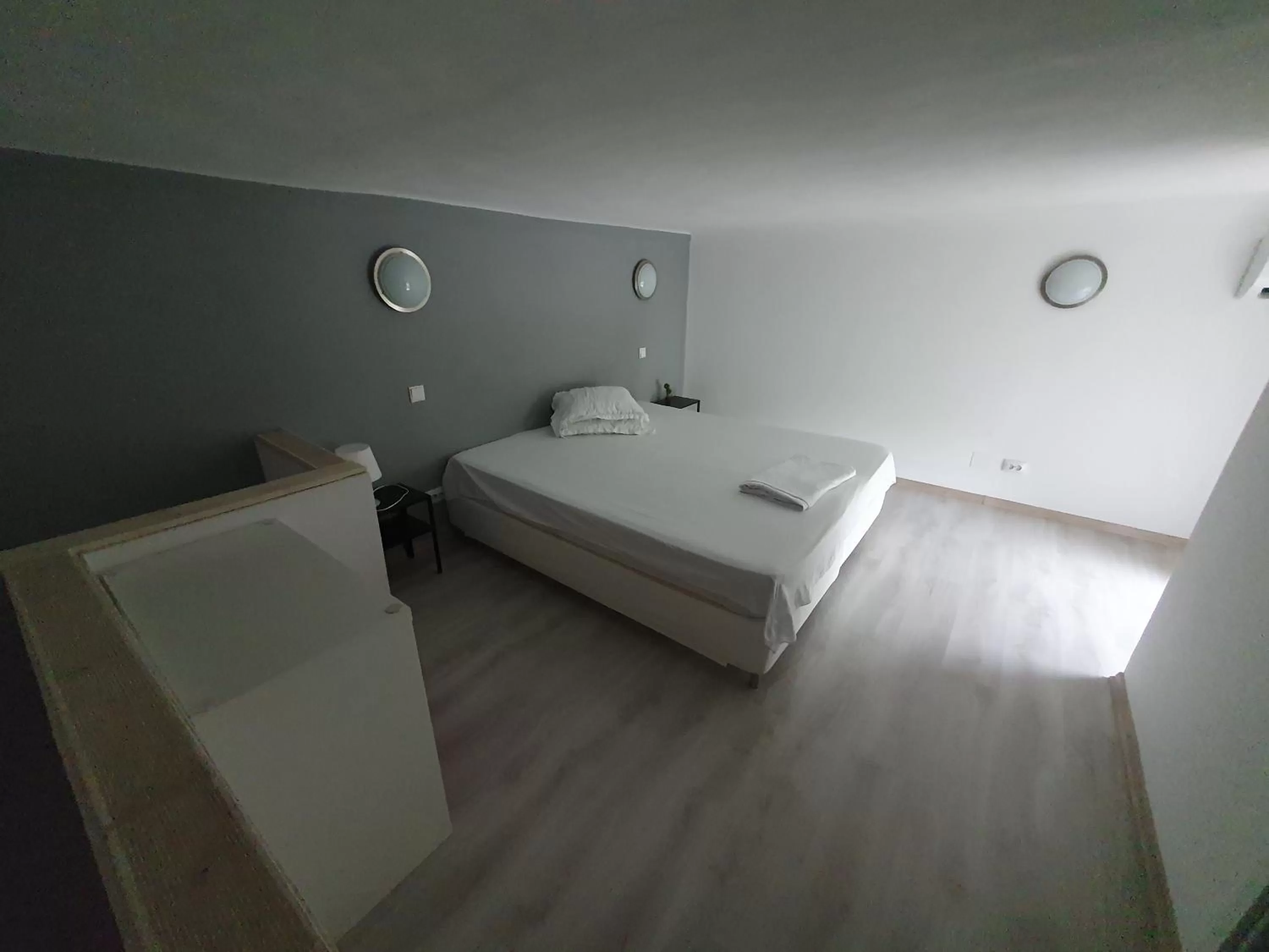 Bed in The Floor Piata Unirii