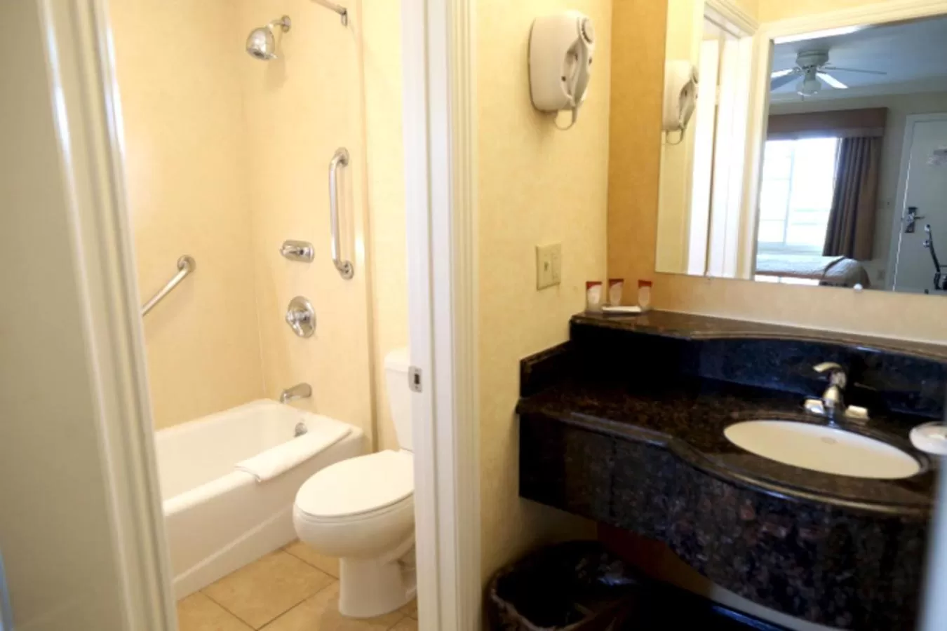 Toilet in Princess Inn